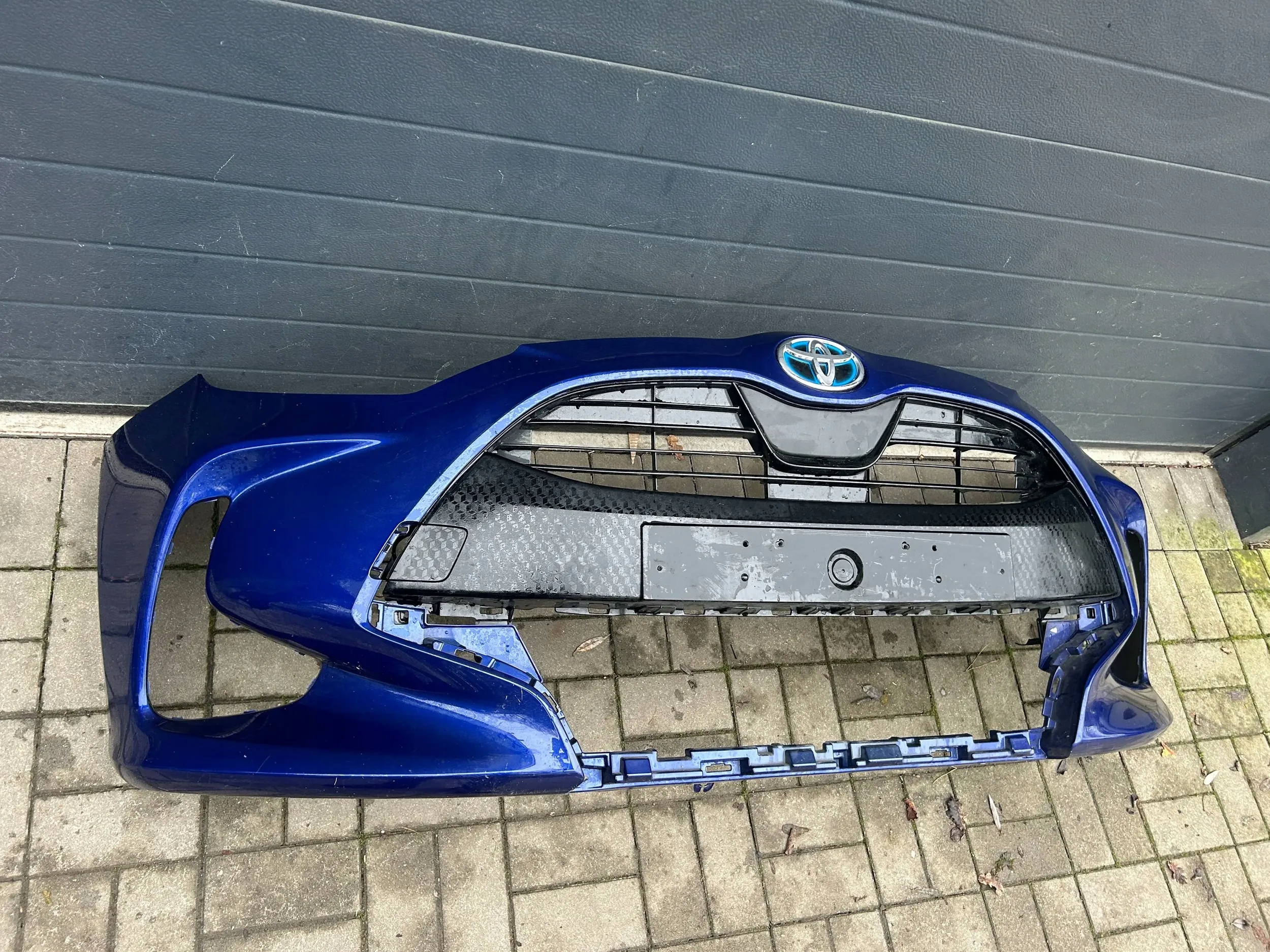 Toyota Yaris 20- 4 IV bumper front front
