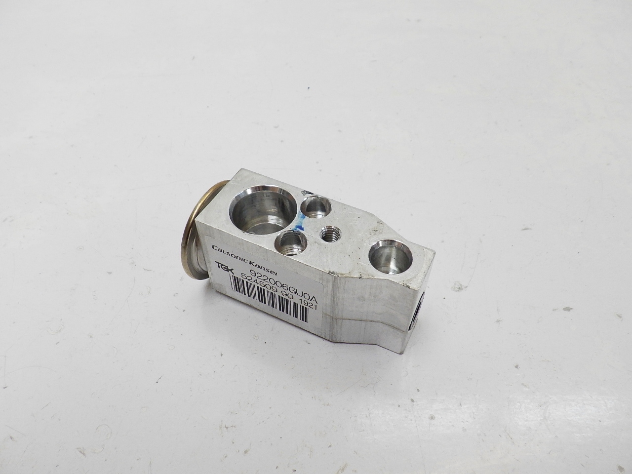 922006GU0A - QASHQAI III J12 2021 кондиционер расширительный клапан