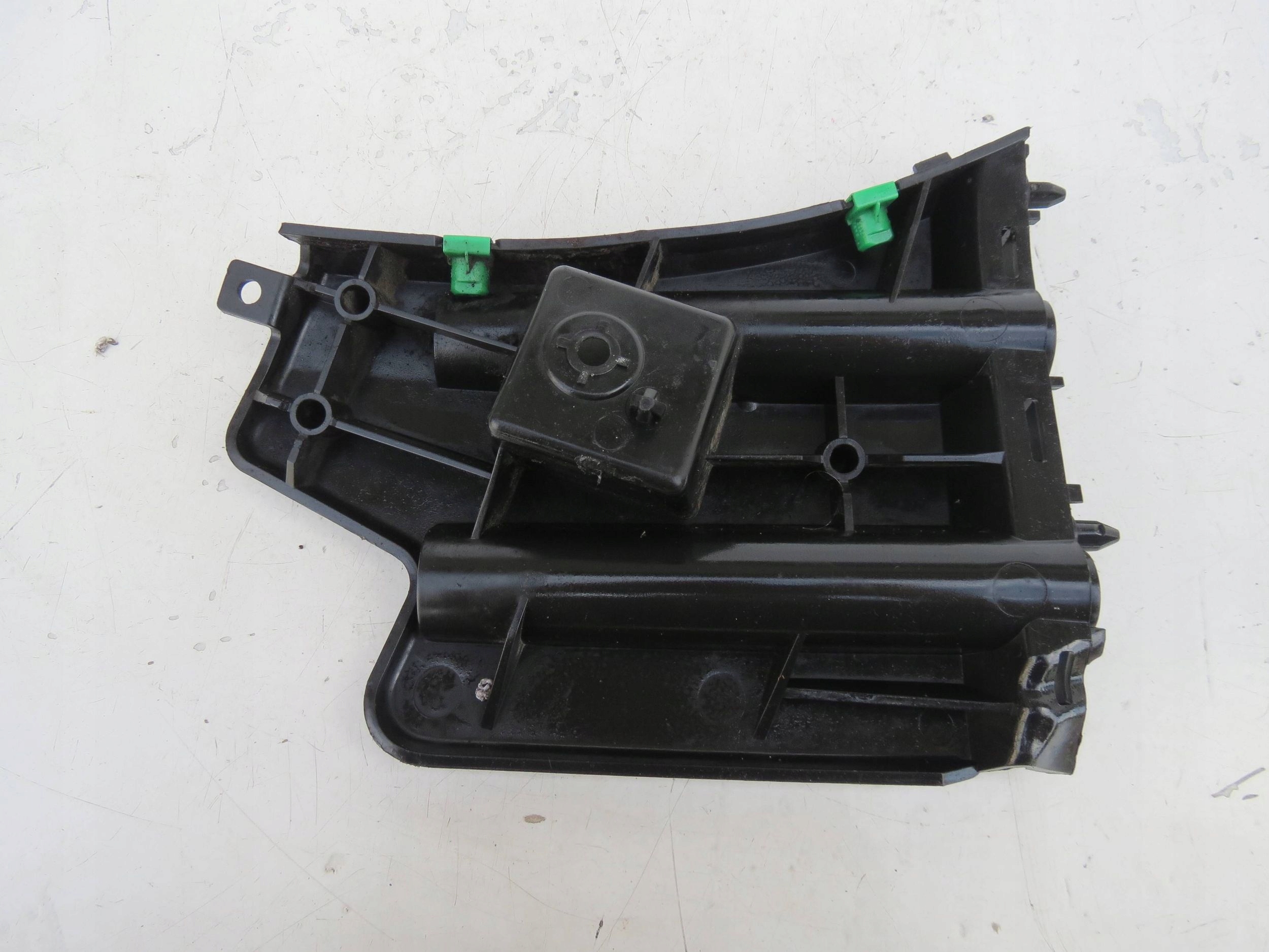 bumper bracket left front VOLVO S60 II V60 and 2.4 D5 215KM 10-18r 30795048
