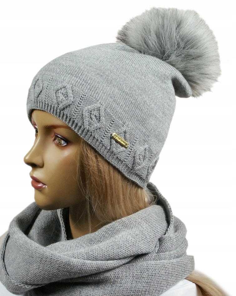 

Komplet Czapka + Komin pompon # 33