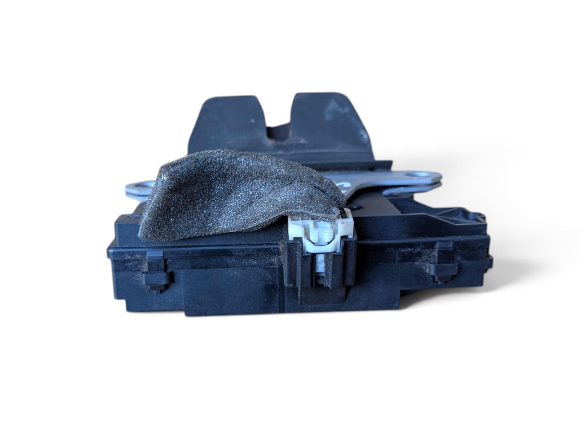 lock bonnet boot Volvo V50 2006 4N51-A442A66-AM