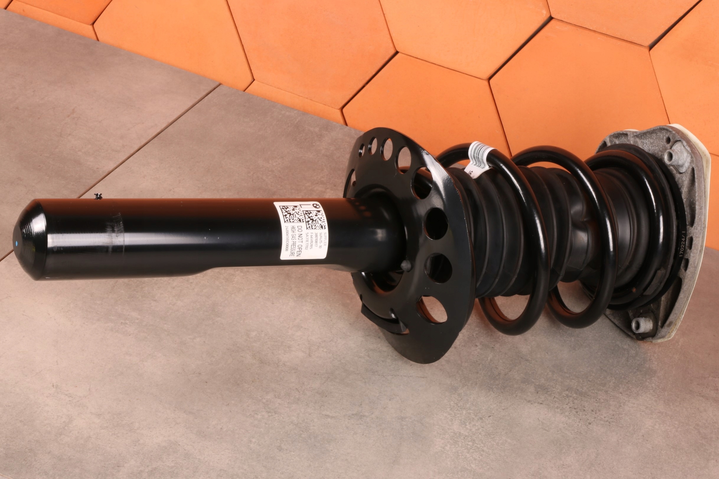 MINI F66 B38N B38L B48N shock absorber left front front 5A31E17 7935 km !!!