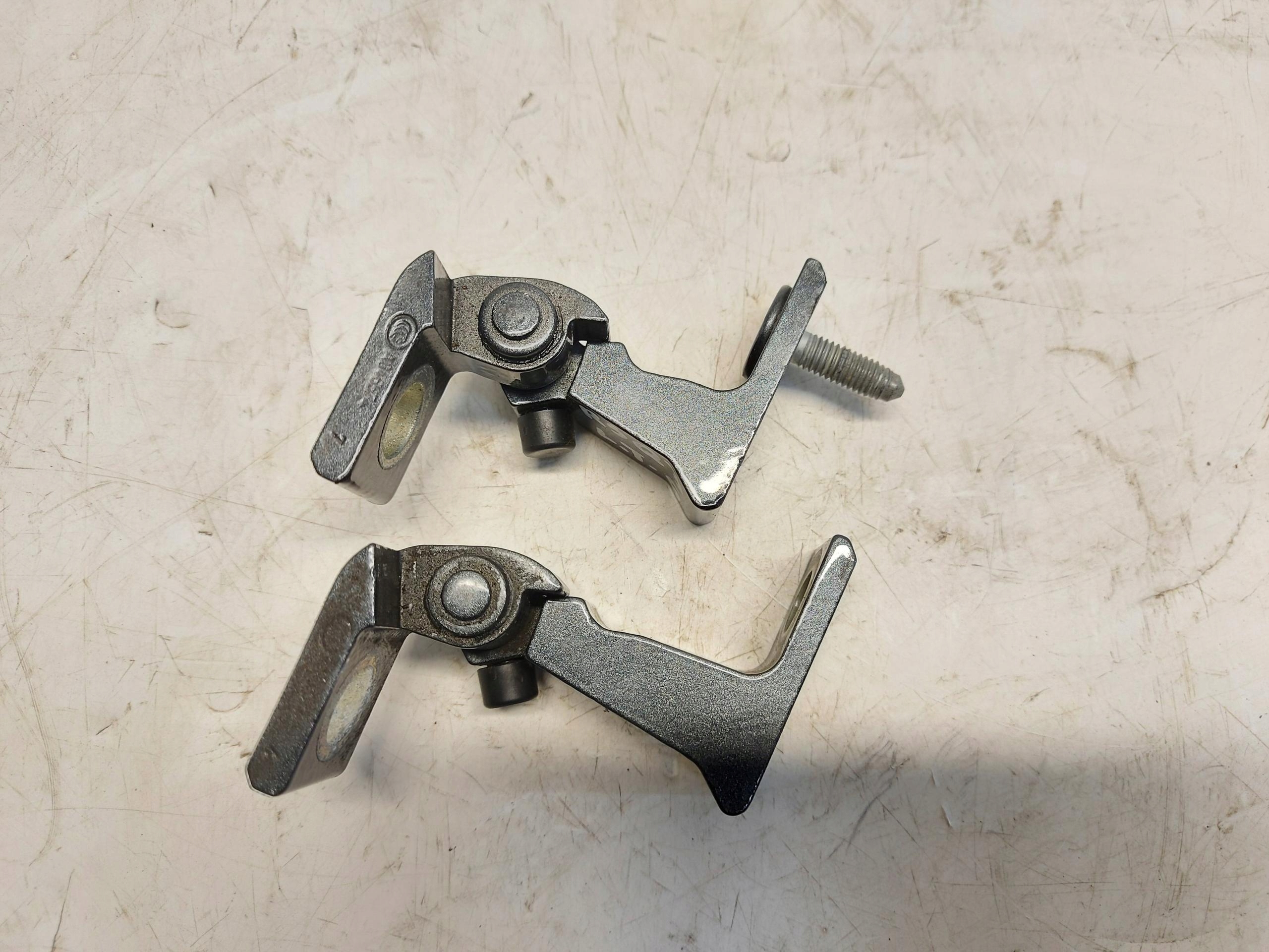 Audi RSQ3 Q3 83A 2022r hinge door left rear part GORA DOL