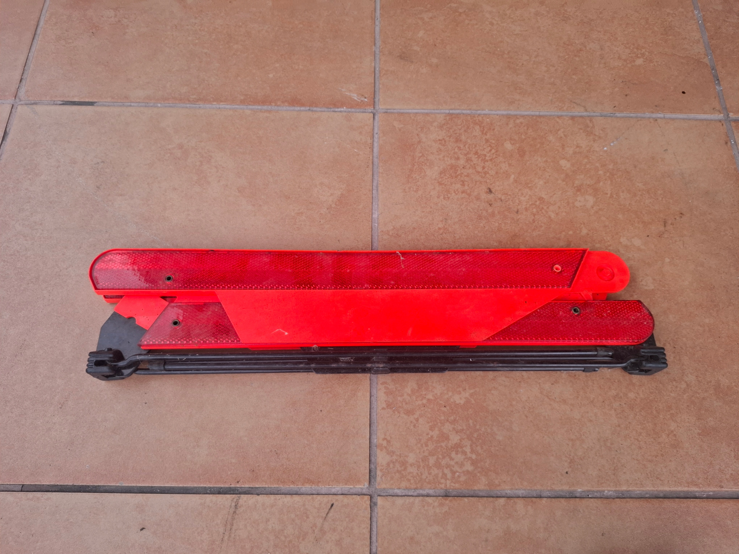 TROJKAT MERCEDES W211 A2118900397
