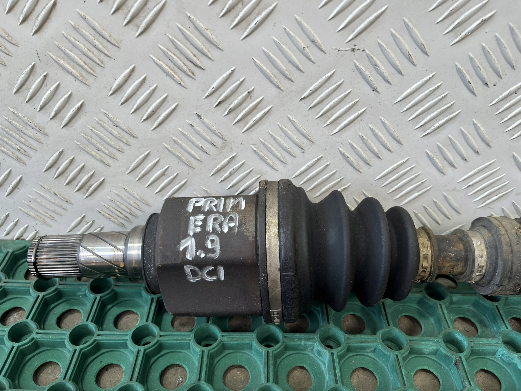 NISSAN PRIMERA P12 02- 1.9 DCI semi-axis left short. ORYGIANLNA 439100