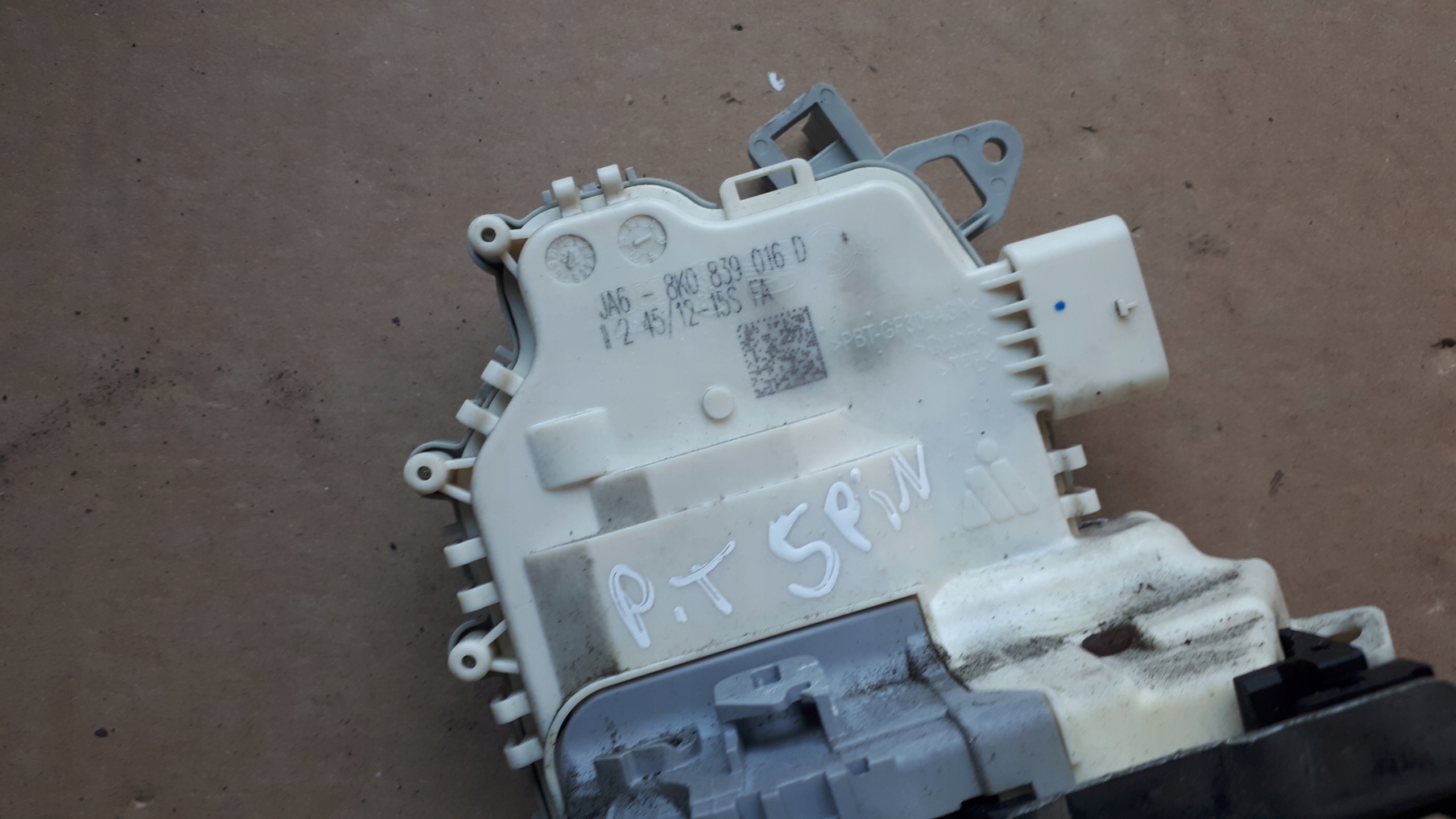 S4 B8 A4 lock door right rear part 8K0839016D 5PIN