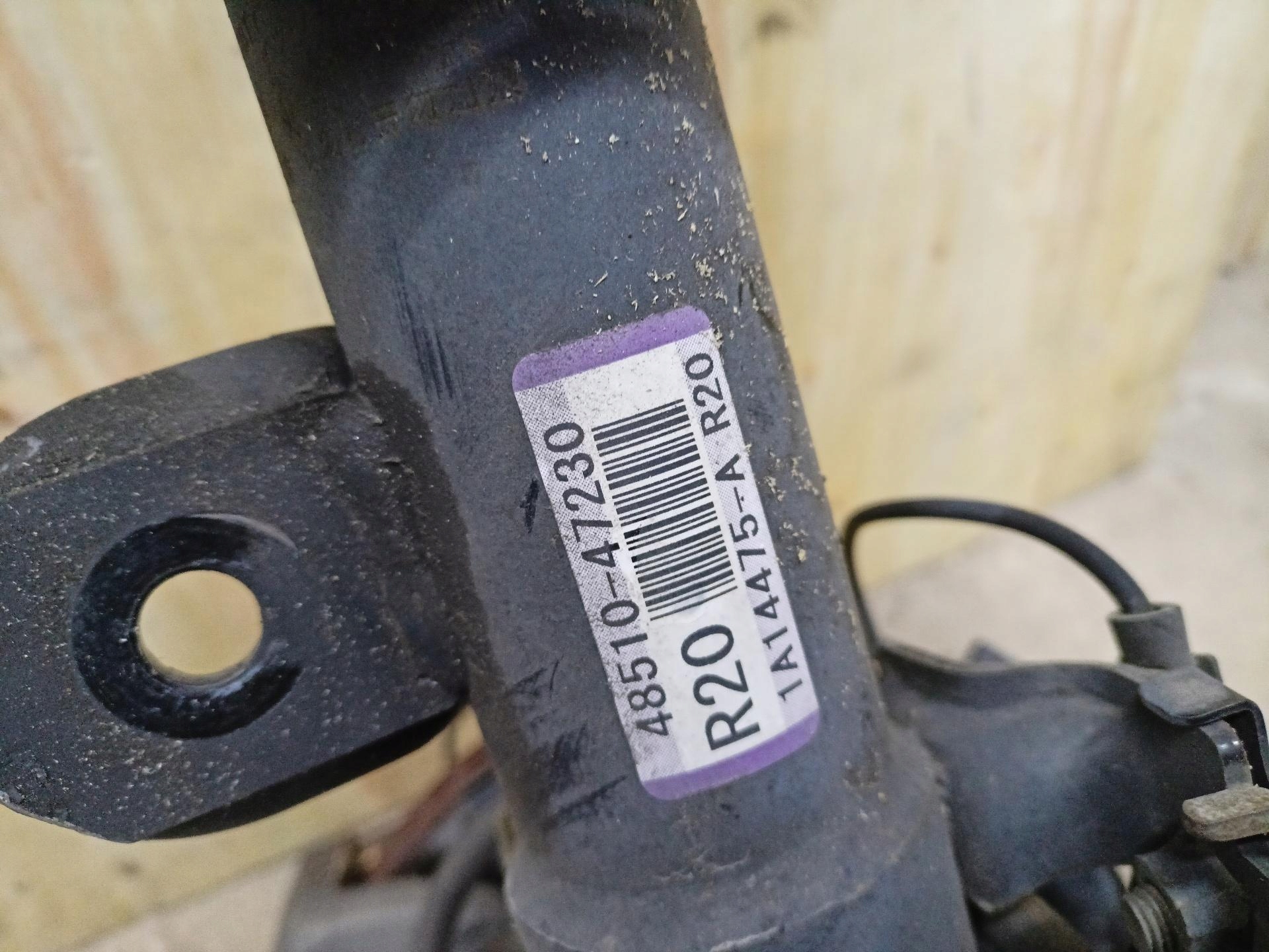 steering rod McPhersona front right side Toyota Prius plus ZVW40 2012