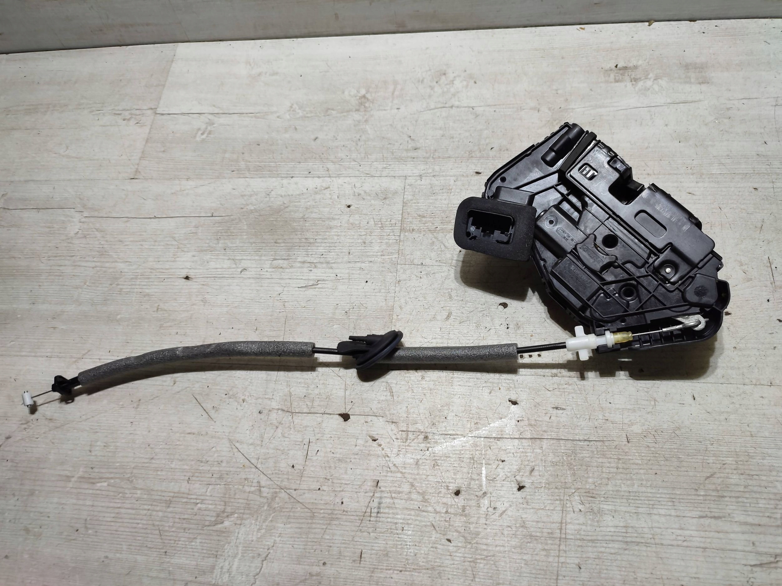 Volkswagen Touran III 20r 5TA front side right lock door