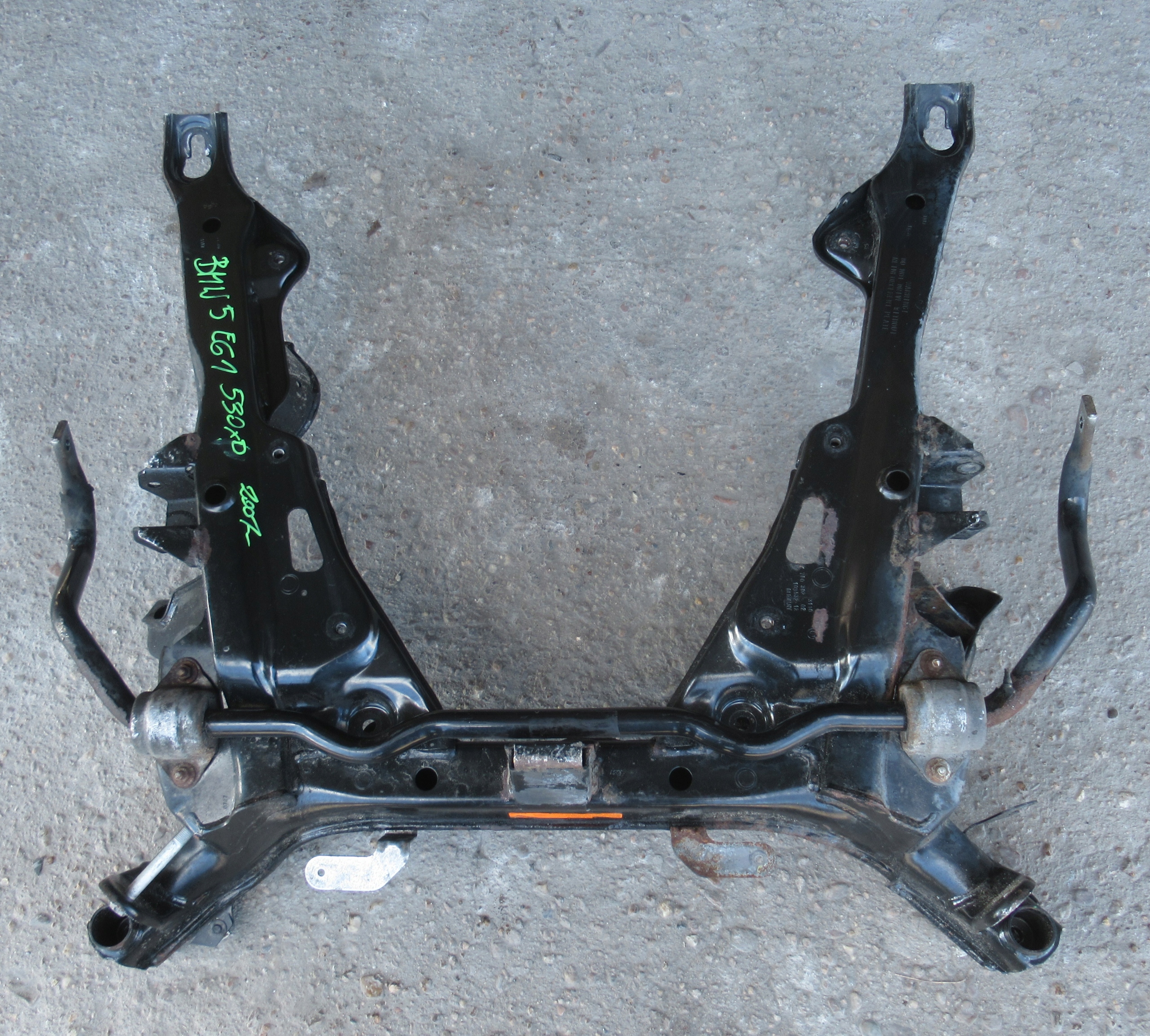 BMW E61 3.0 D XD 07R axle beam subframe suspension beam