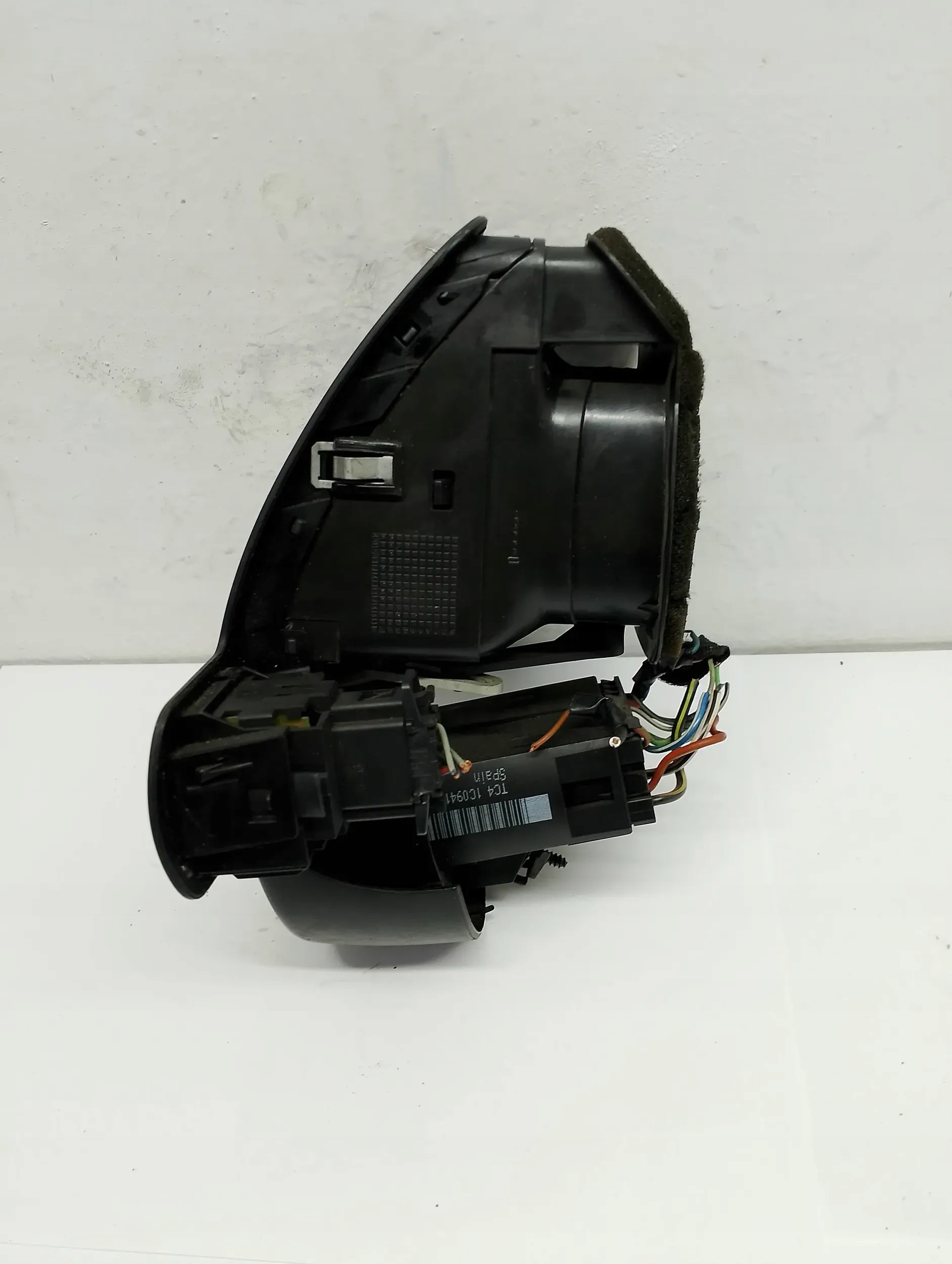 grid air conditioning devices Volkswagen Polo 6X1819703A