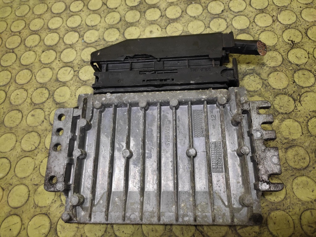 RENAULT SCENIC e Centralina Motore 8200055730