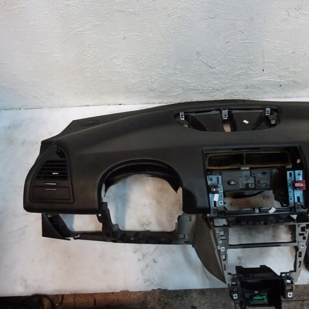 CITROEN C4 and dashboard cockpit airbag console