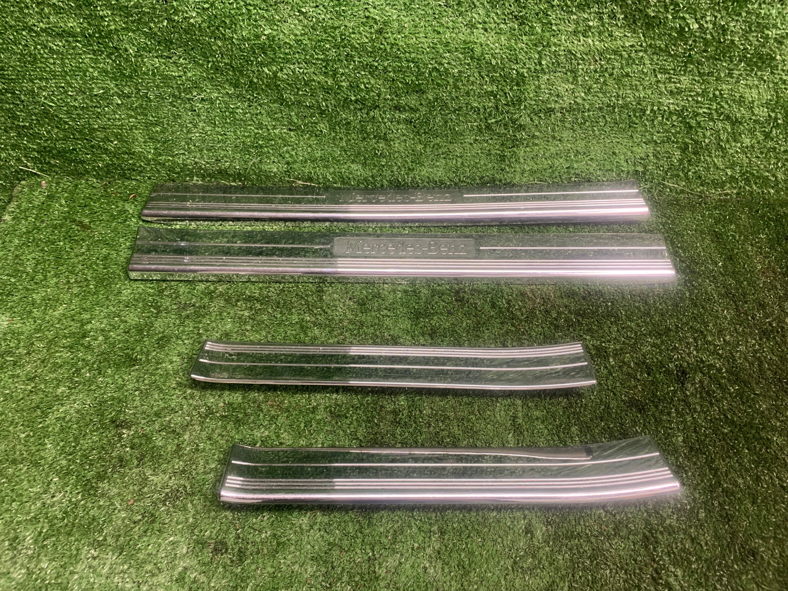 Mercedes CLS W219 04-10 mouldings caps threshold KOMPLET