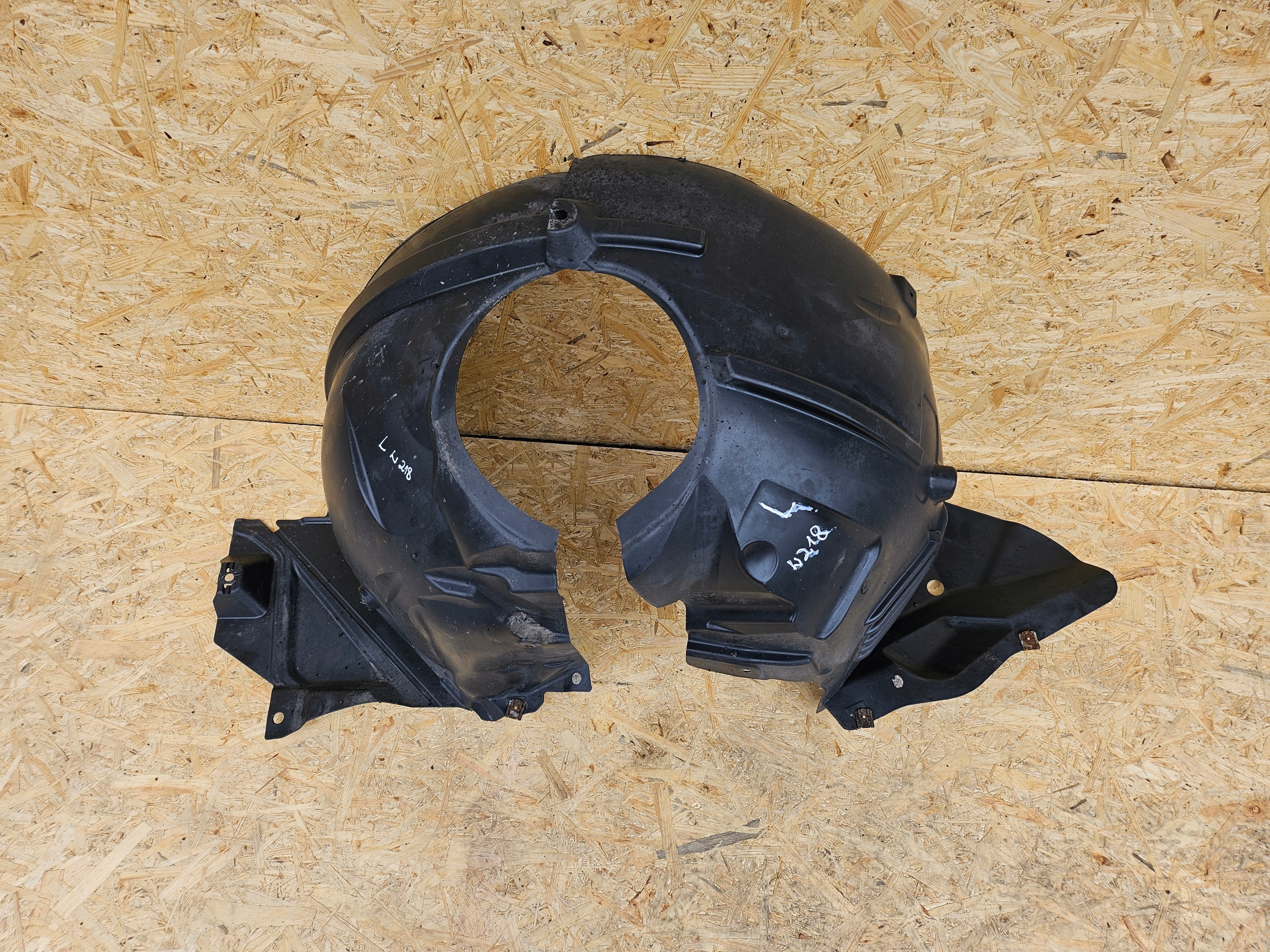 Nadkole Lewe Mercedes W218 CLS