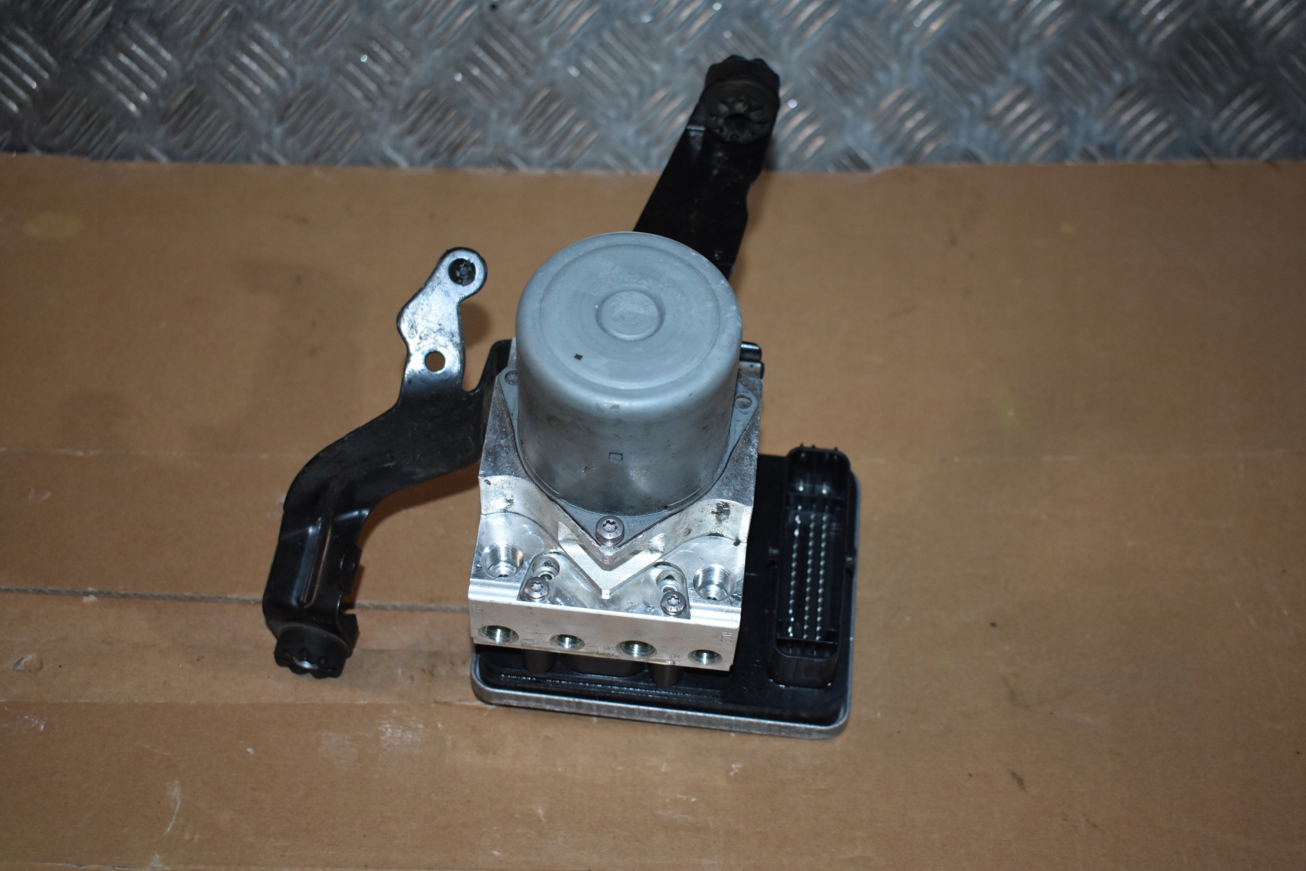 IDEALNY control unit pump ABS BMW G01 G02 G30 1