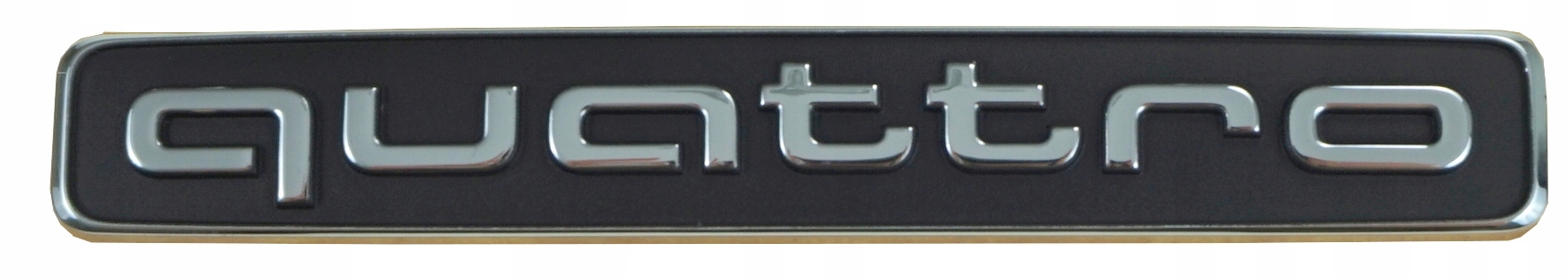 

Znaczek Emblemat Logo Quattro Audi A4 B9 Nowy Oryg