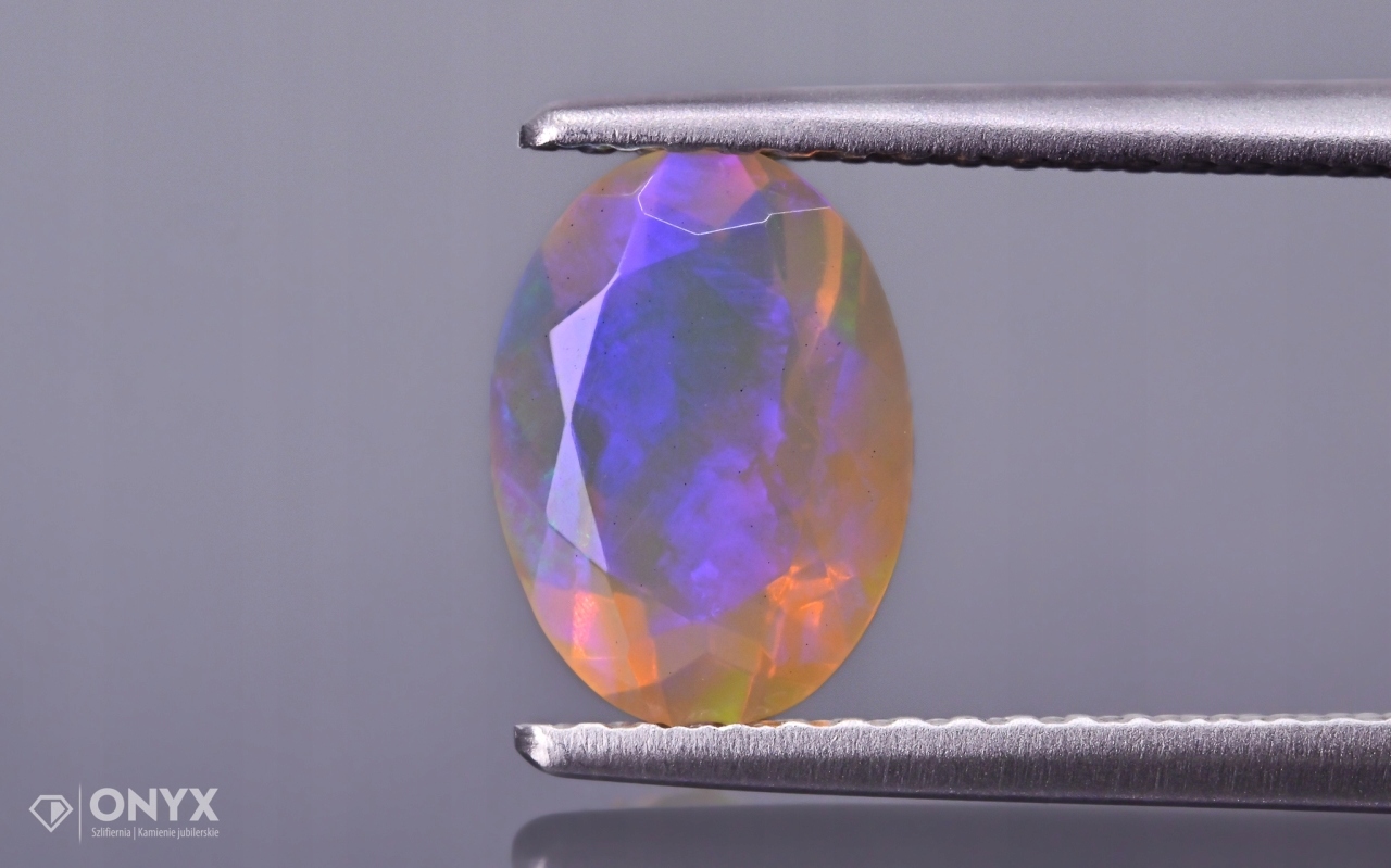 Opal z Etiopie fasetovaný ovál 8,5x6 mm
