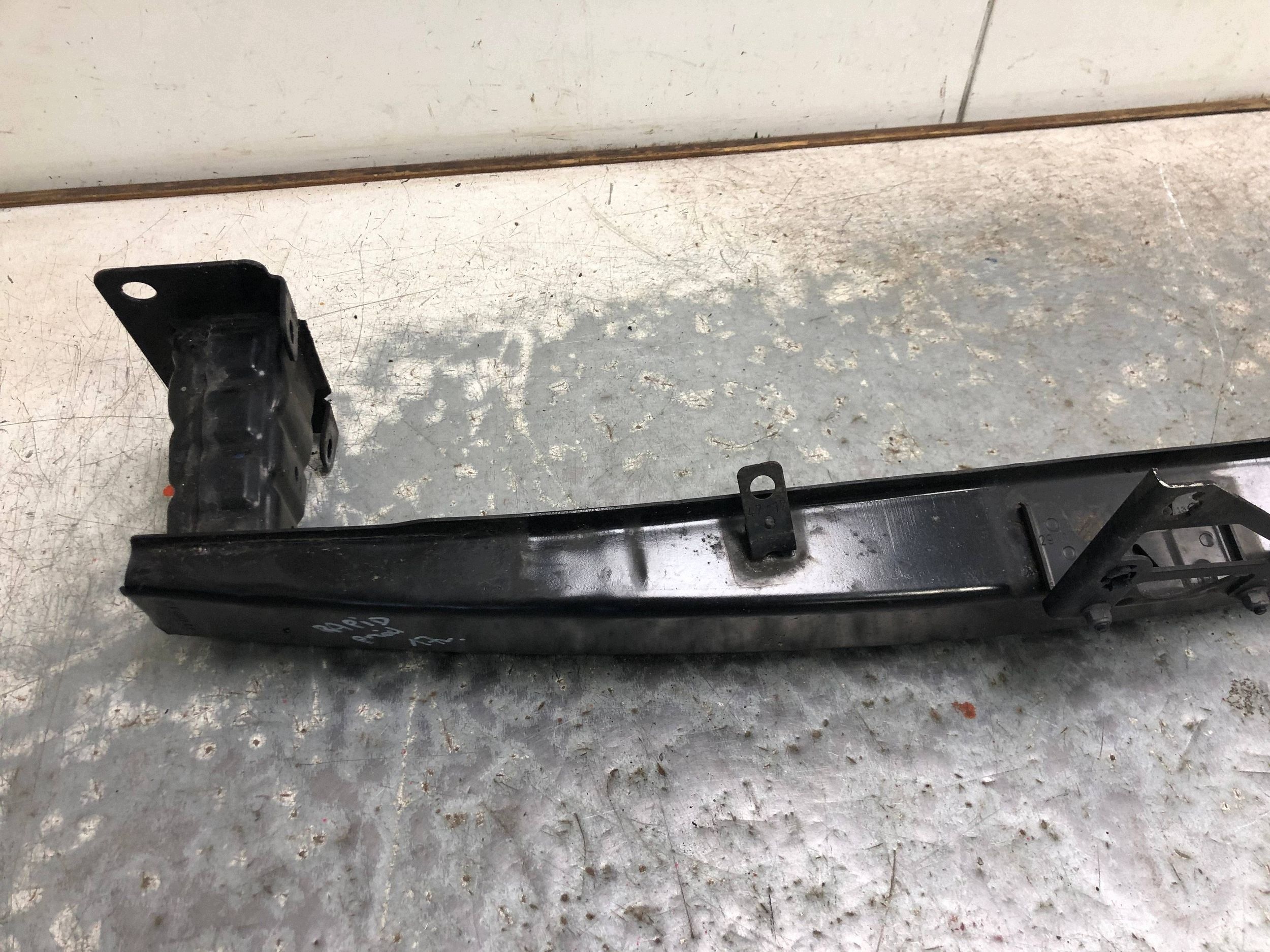 bumper support front SKODA RAPID 5JA807109