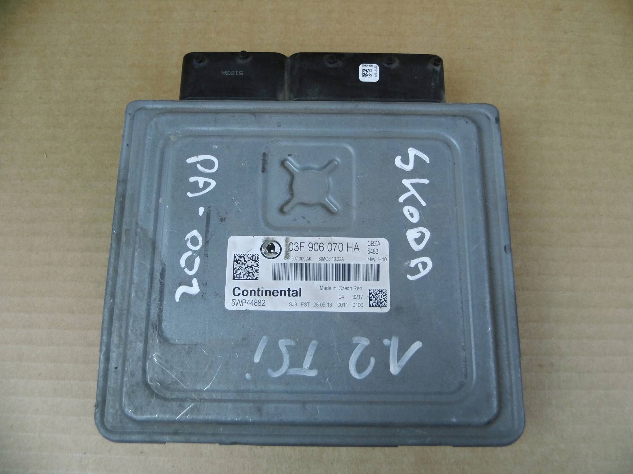 Skoda Rapid 1.2 TSI computer control unit of the engine 5WP44882 03F906070HA