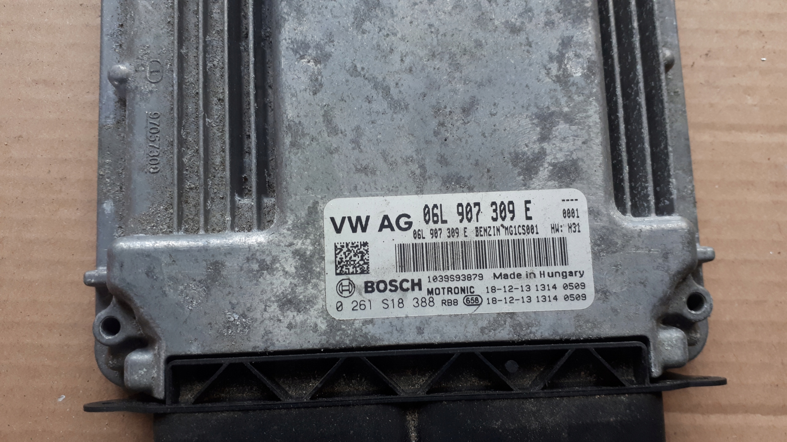 A4 B9 8W computer control unit of the engine 2.0 TFSI A5