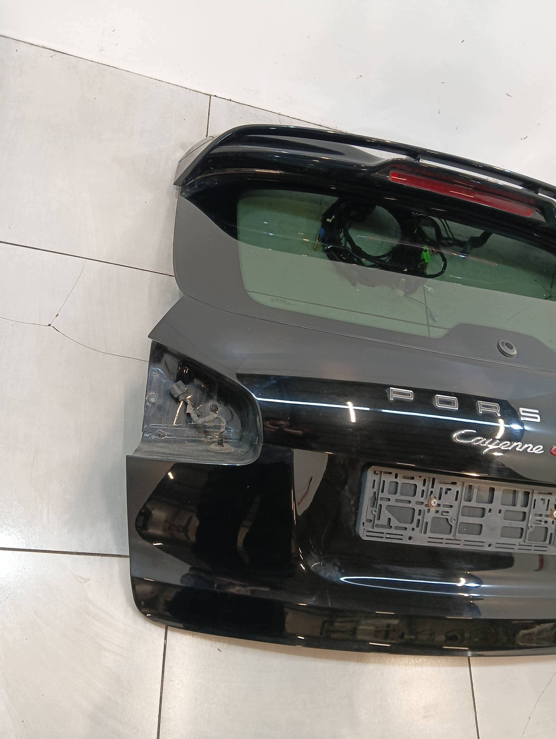 boot door window 041 Porsche Cayenne II (2010-2017)
