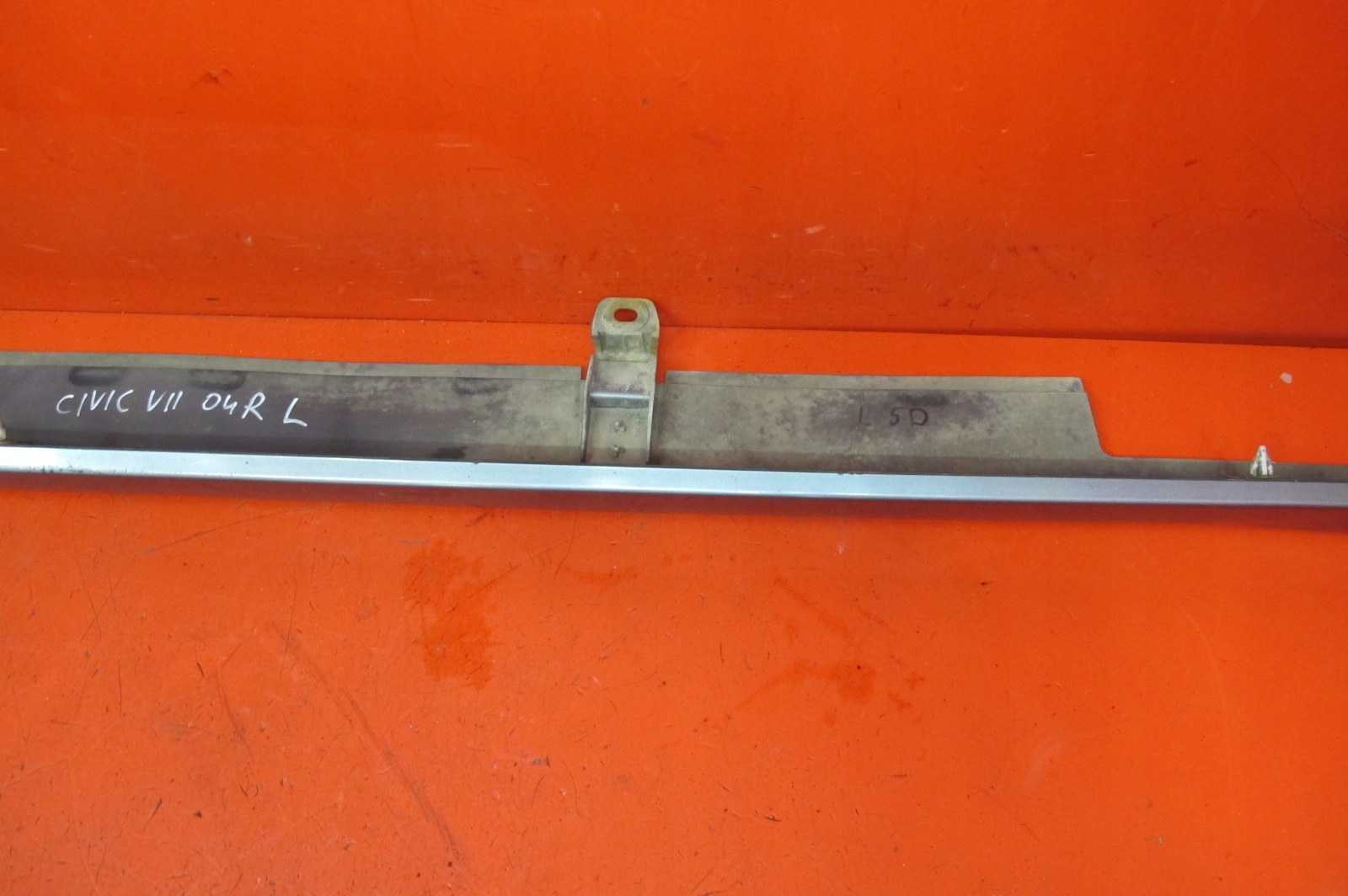 HONDA CIVIC 7 VII EU7 5D LIFT 04- cap moulding threshold left NH674P