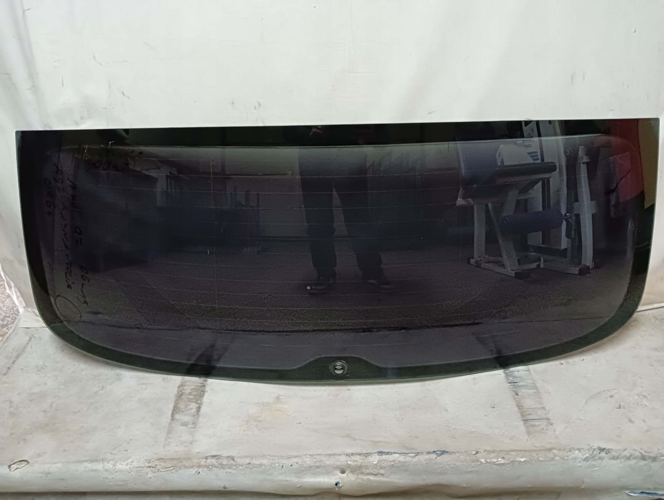 SZYBA TYLNA AUDI Q7 (2006-2015) AS2- JASNA FOLIA ORYGINAŁ