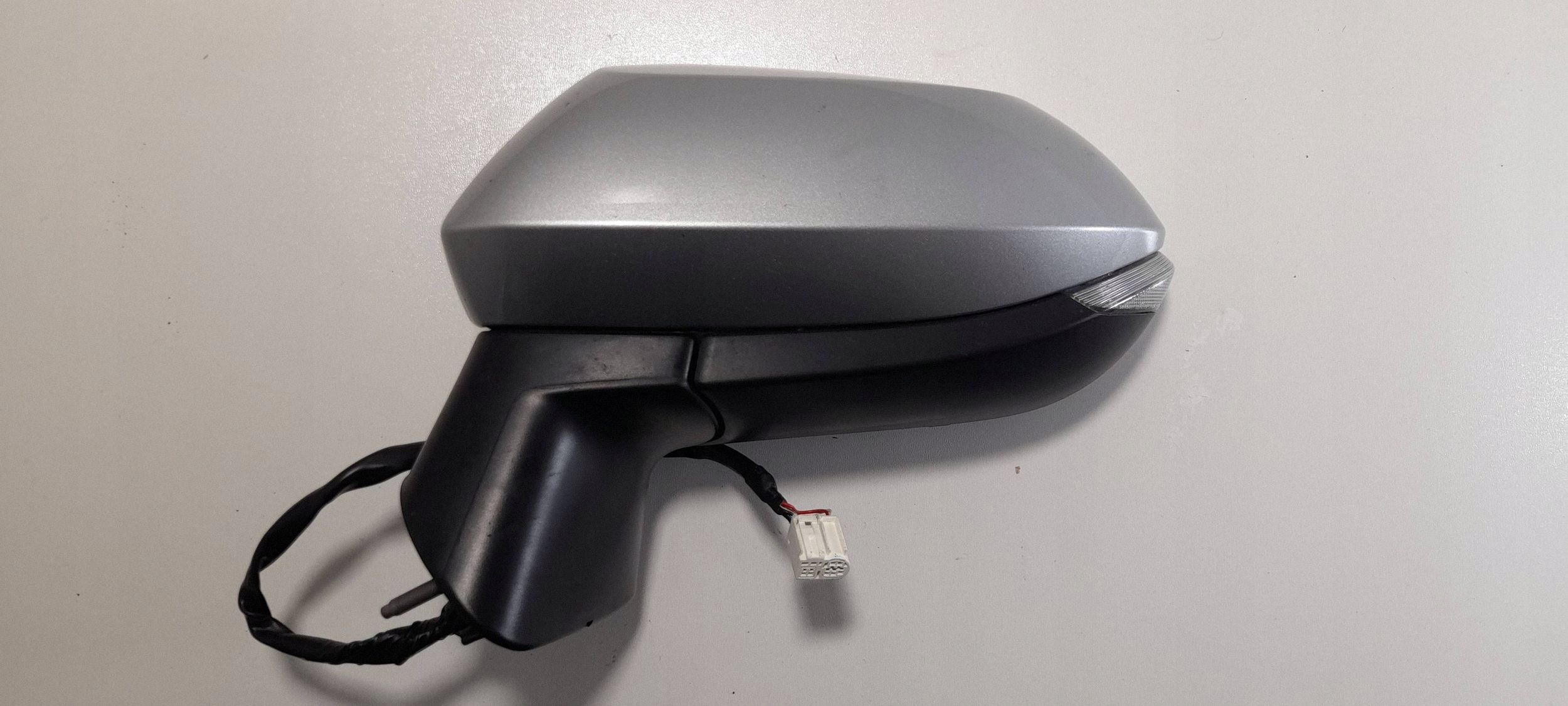 Toyota Corolla E21 mirror left 6-PIN 1L0 049749 (S290)