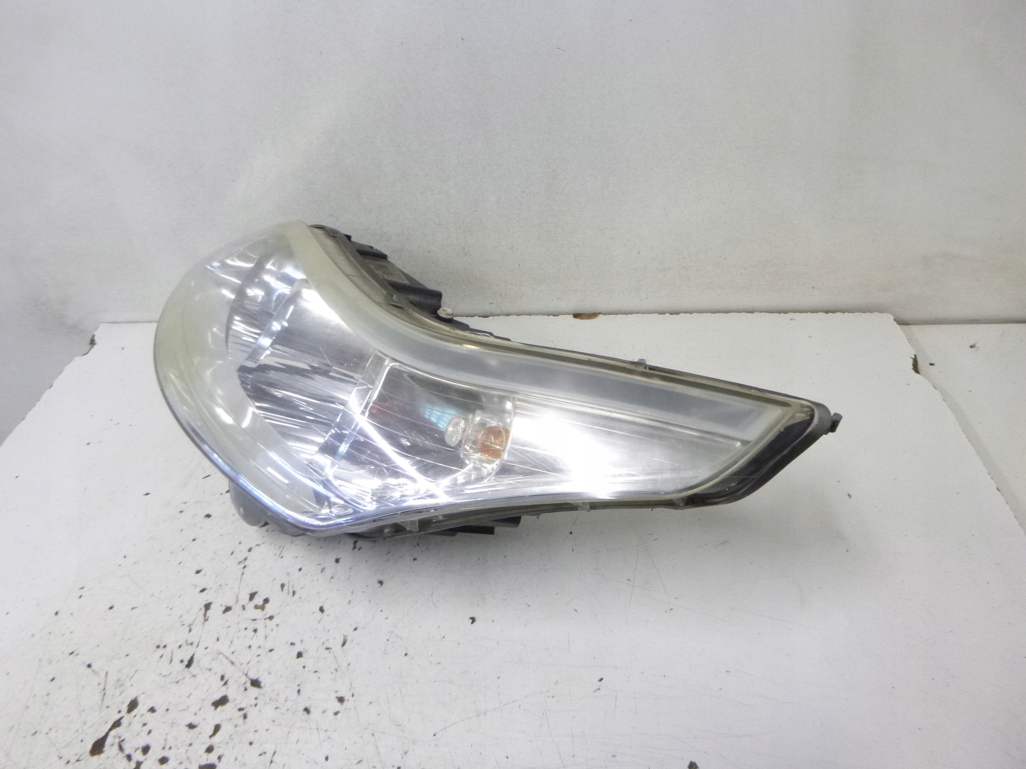 light front Citroen C4 Coupe 2005r. 9646893980