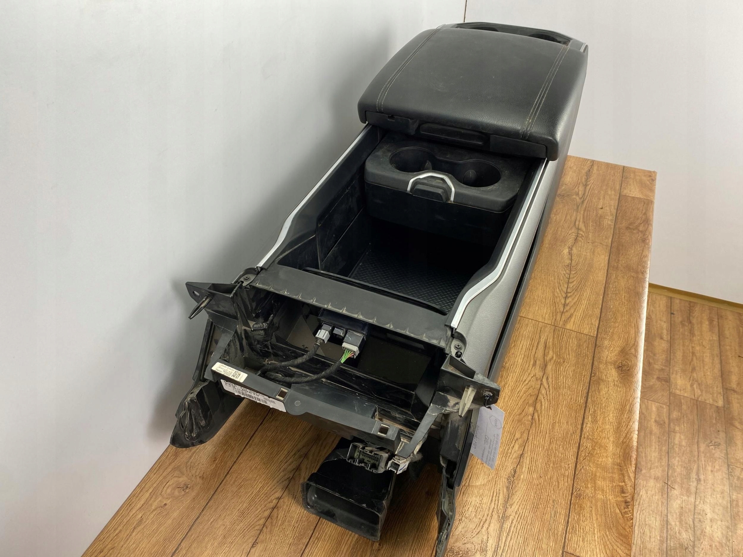 Tunel central armrest Dodge Ram 1500 2019+ USA
