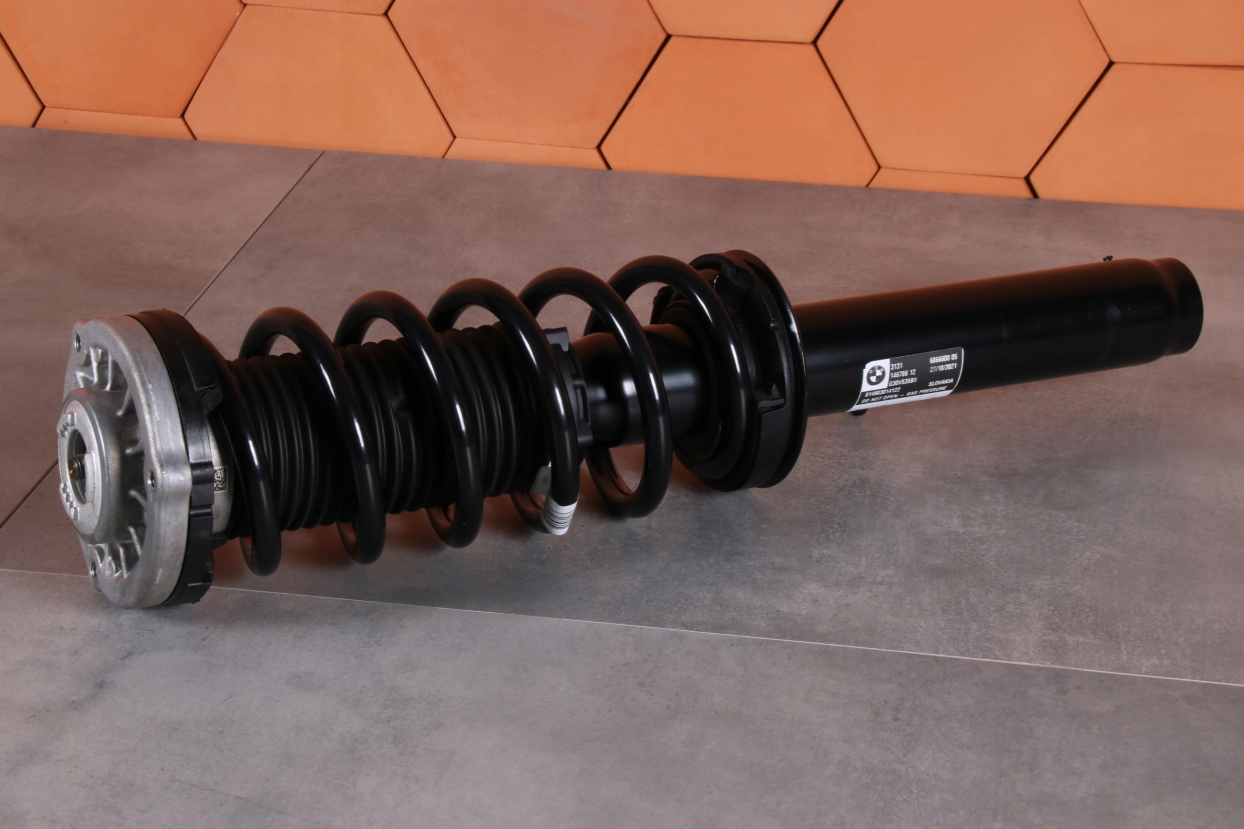 BMW 5 G30 G30 LCI shock absorber right front front XDRIVE 6866608 24 km !!!