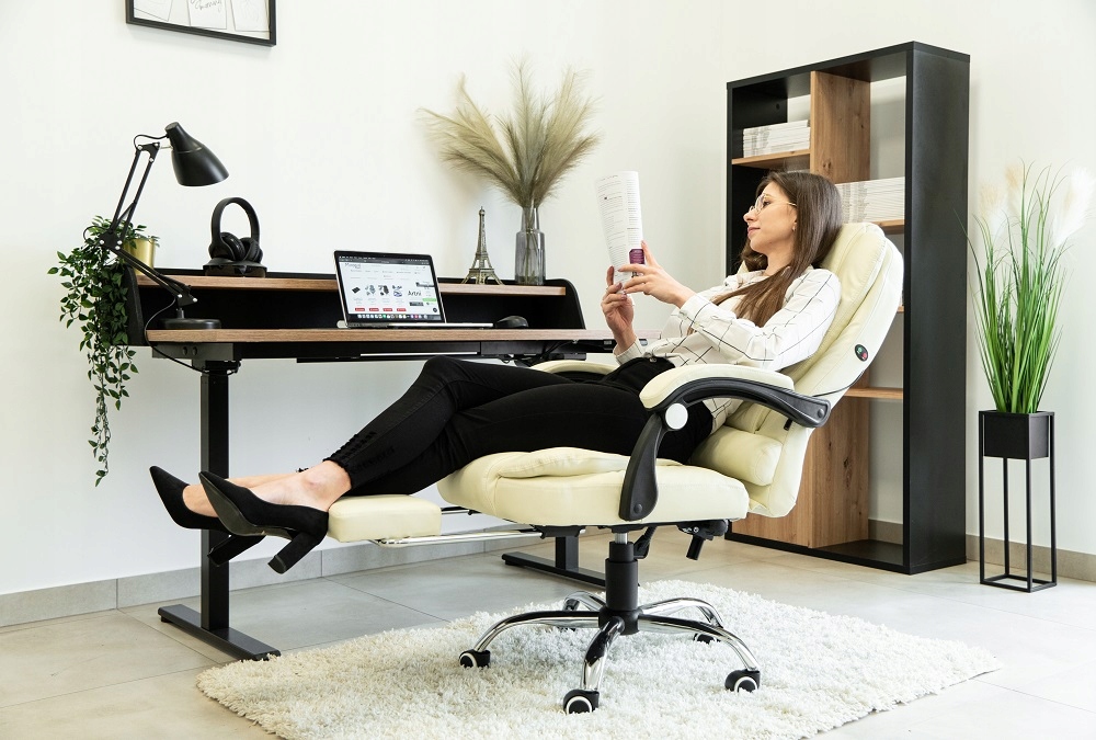 Fotel biurowy obrotowy Elgo masaż podnóżek kremowy Wysokość mebla 127 cm