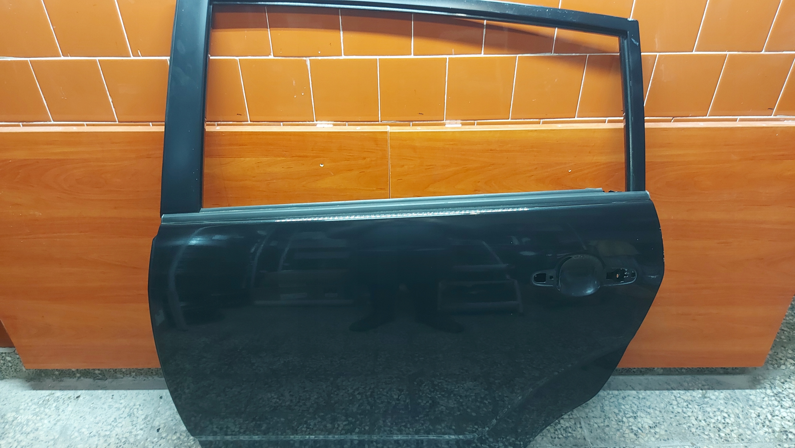 door left left rear part TOYOTA COROLLA VERSO II 04- 209