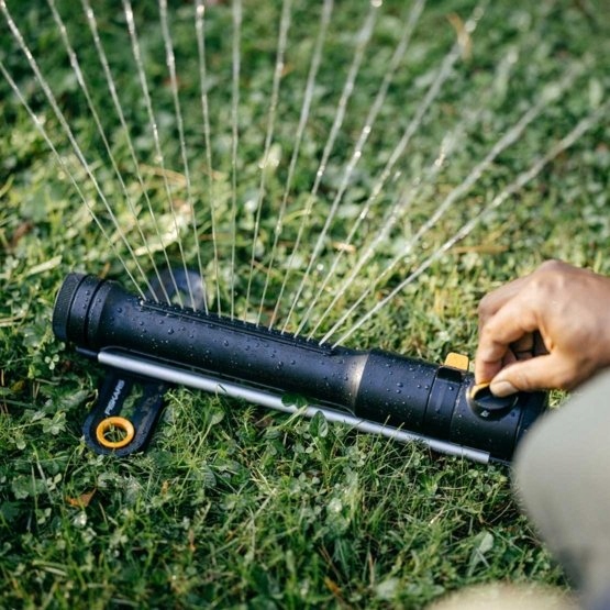 FISKARS COMFORT Zraszacz wahadłowy ogrodowy do podlewania trawy M 285m2 EAN (GTIN) 6411501512758