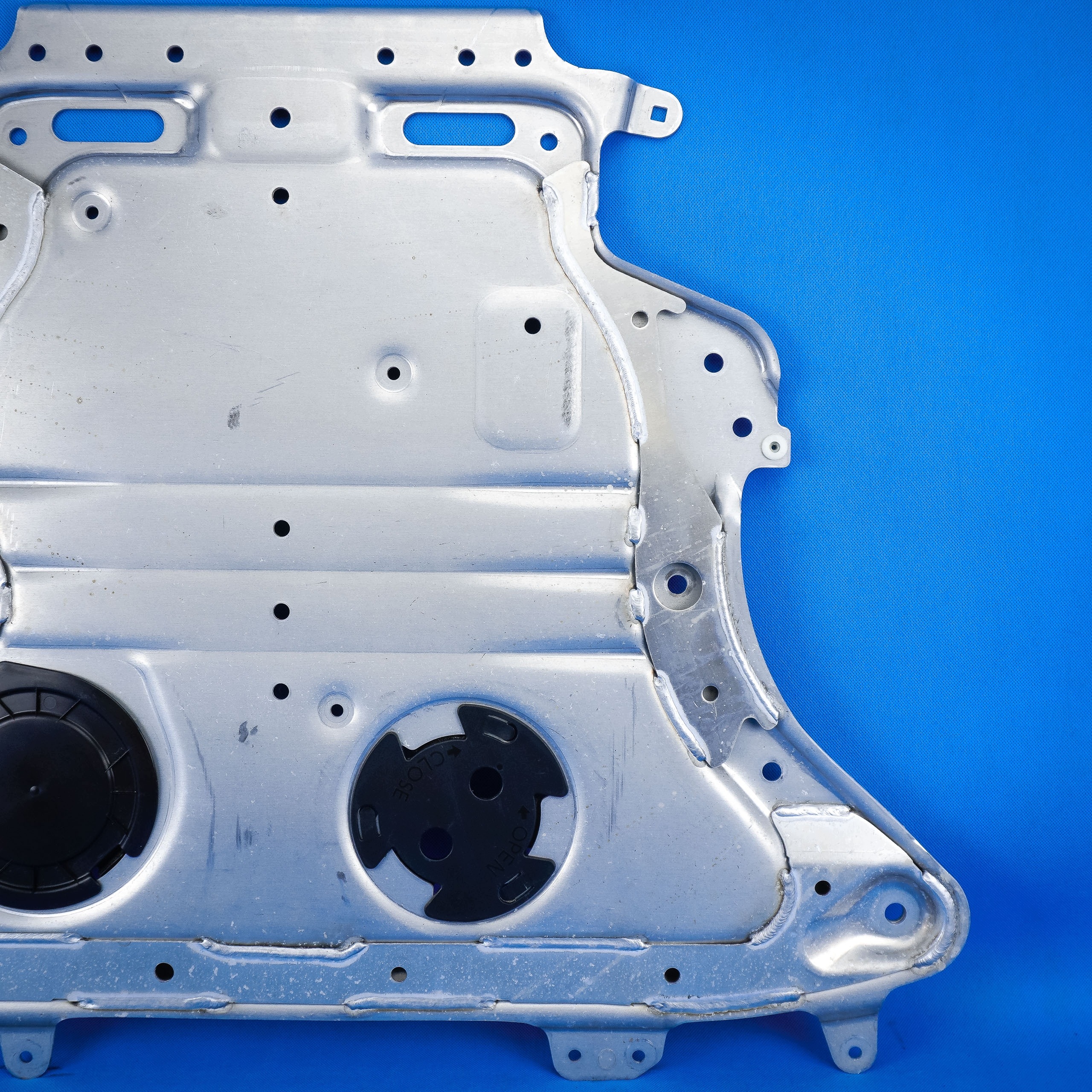 cover below engine of the engine front BMW 5 G30 31106887546 6887546 original