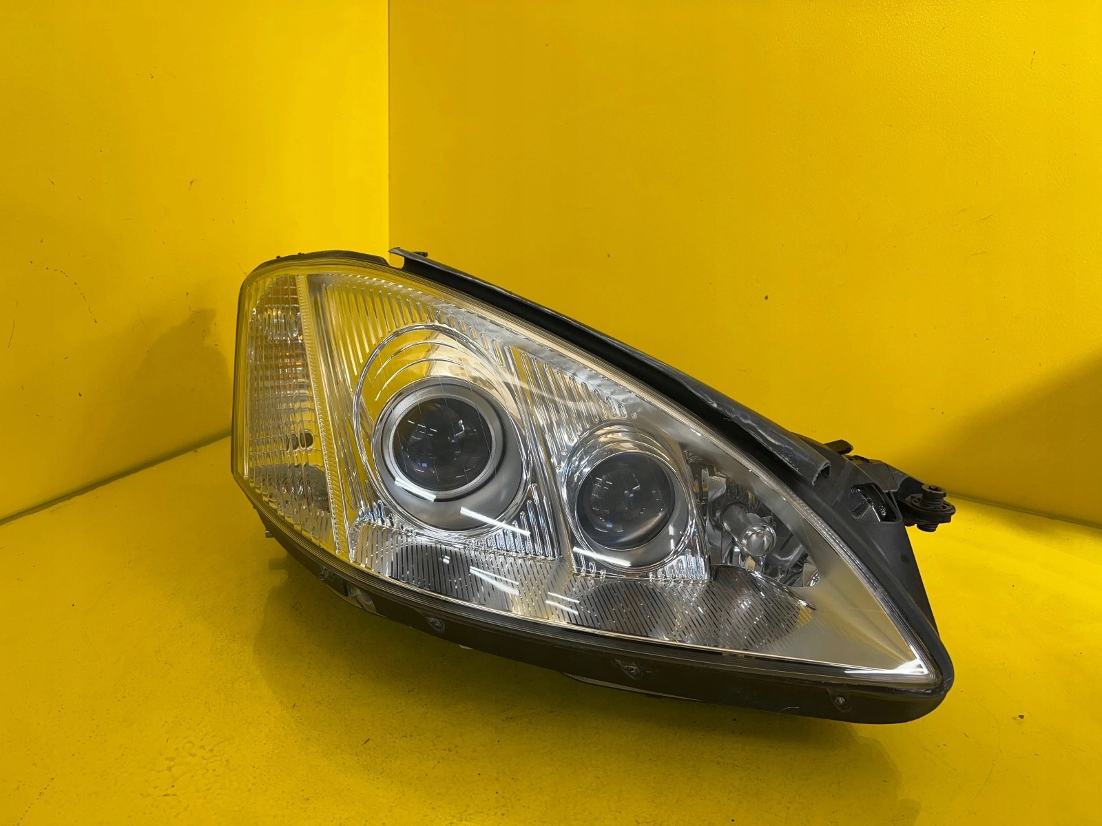 MERCEDES-BENZ S W221 light right A2218204061