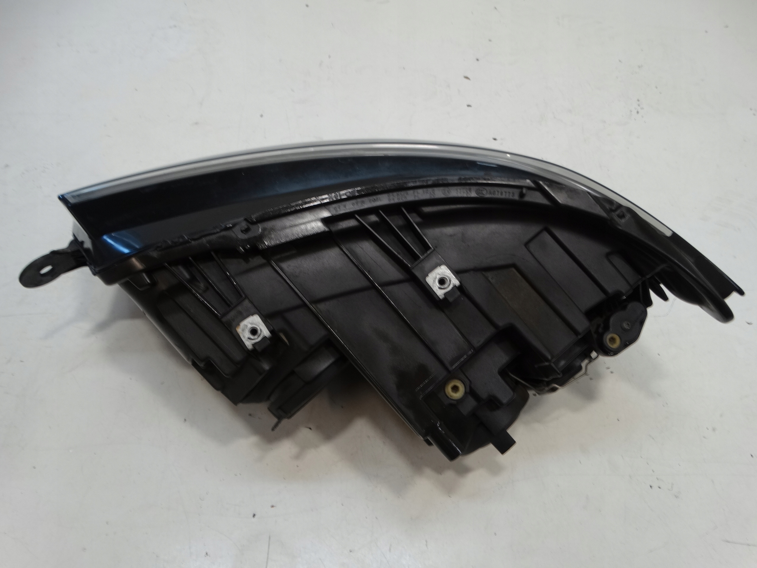 light right front VOLKSWAGEN T6 7E1941016AB