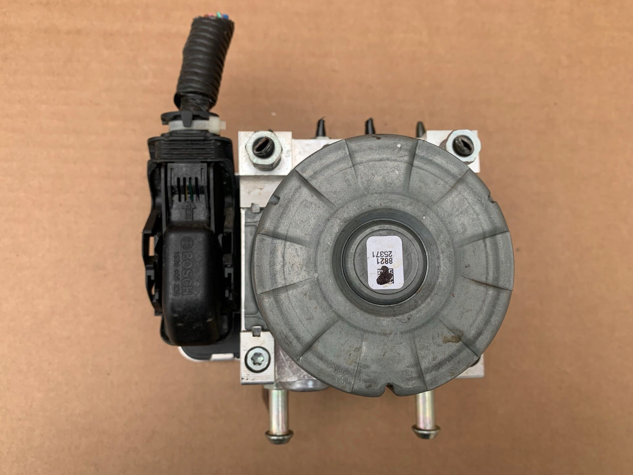 MITSUBISHI OUTLANDER III POMPA ABS 4670B555