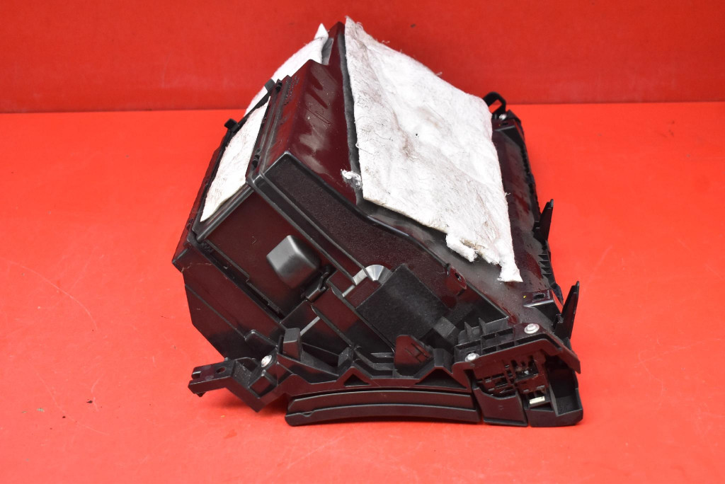 бардачок пассажира европа 55550-76010 lexus CT200H 10-14