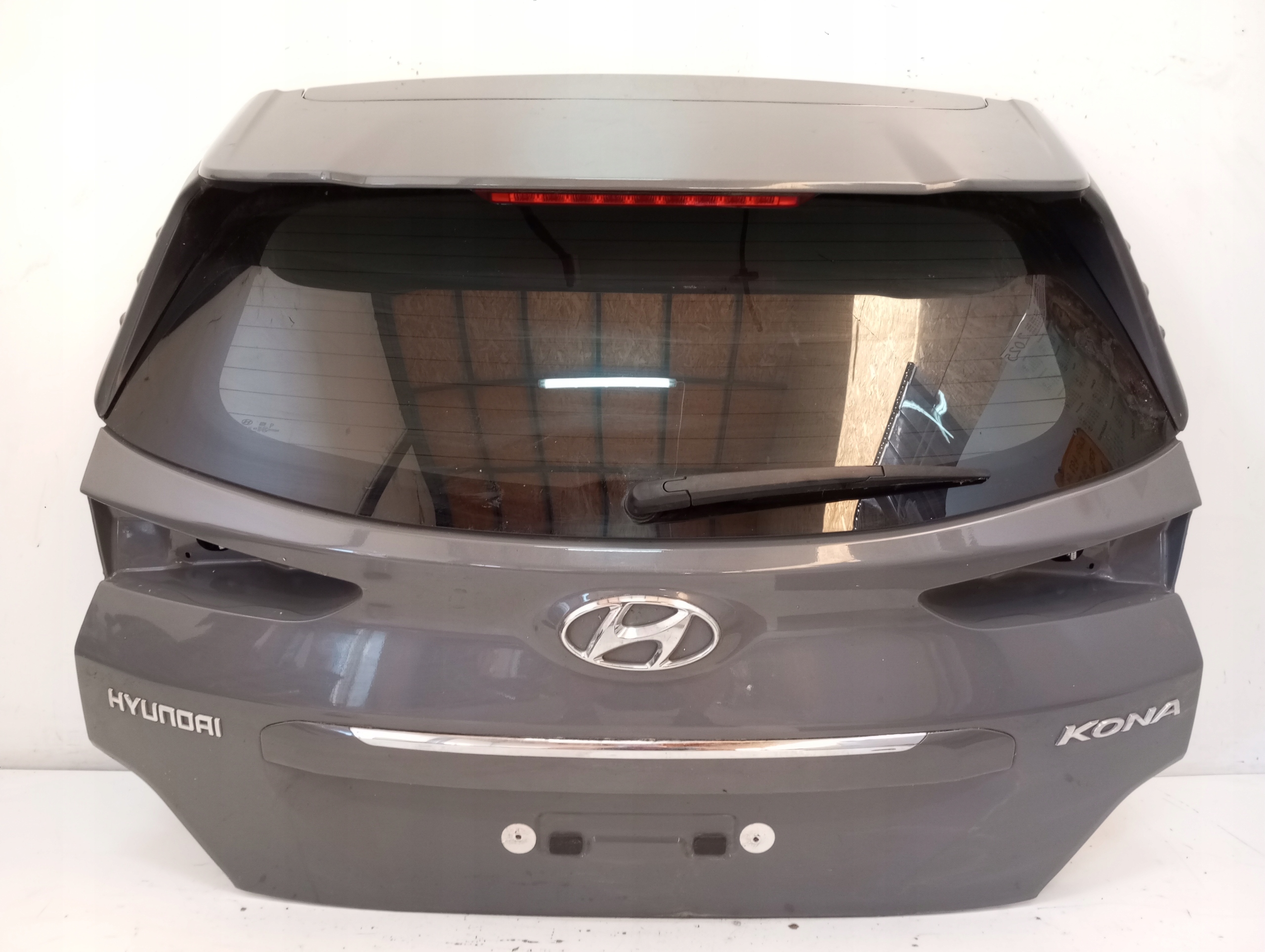 Heckklappe HYUNDAI KONA unter KAMERE