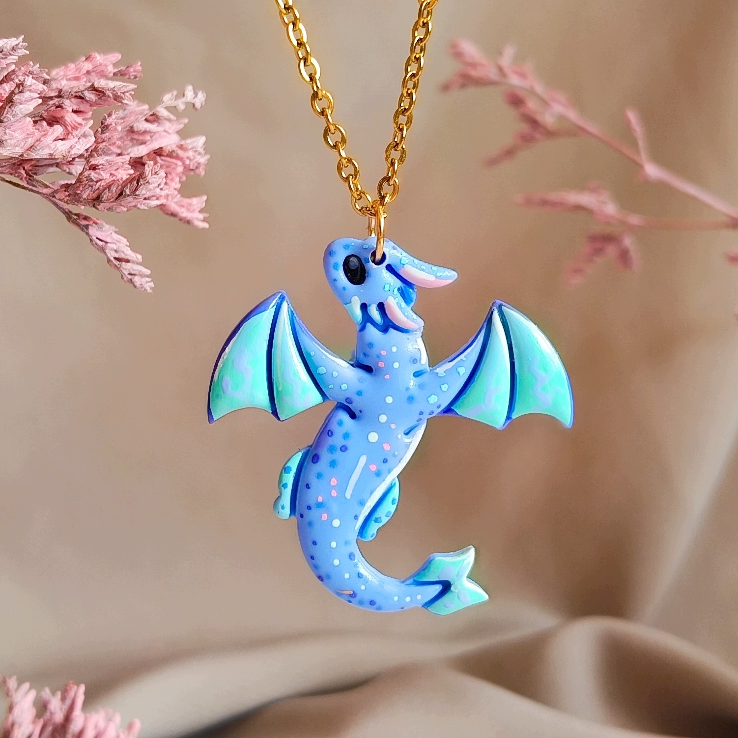 Náhrdelník Vodní drak Pastelově modrý s tyrkysem fairycore boho doplňky
