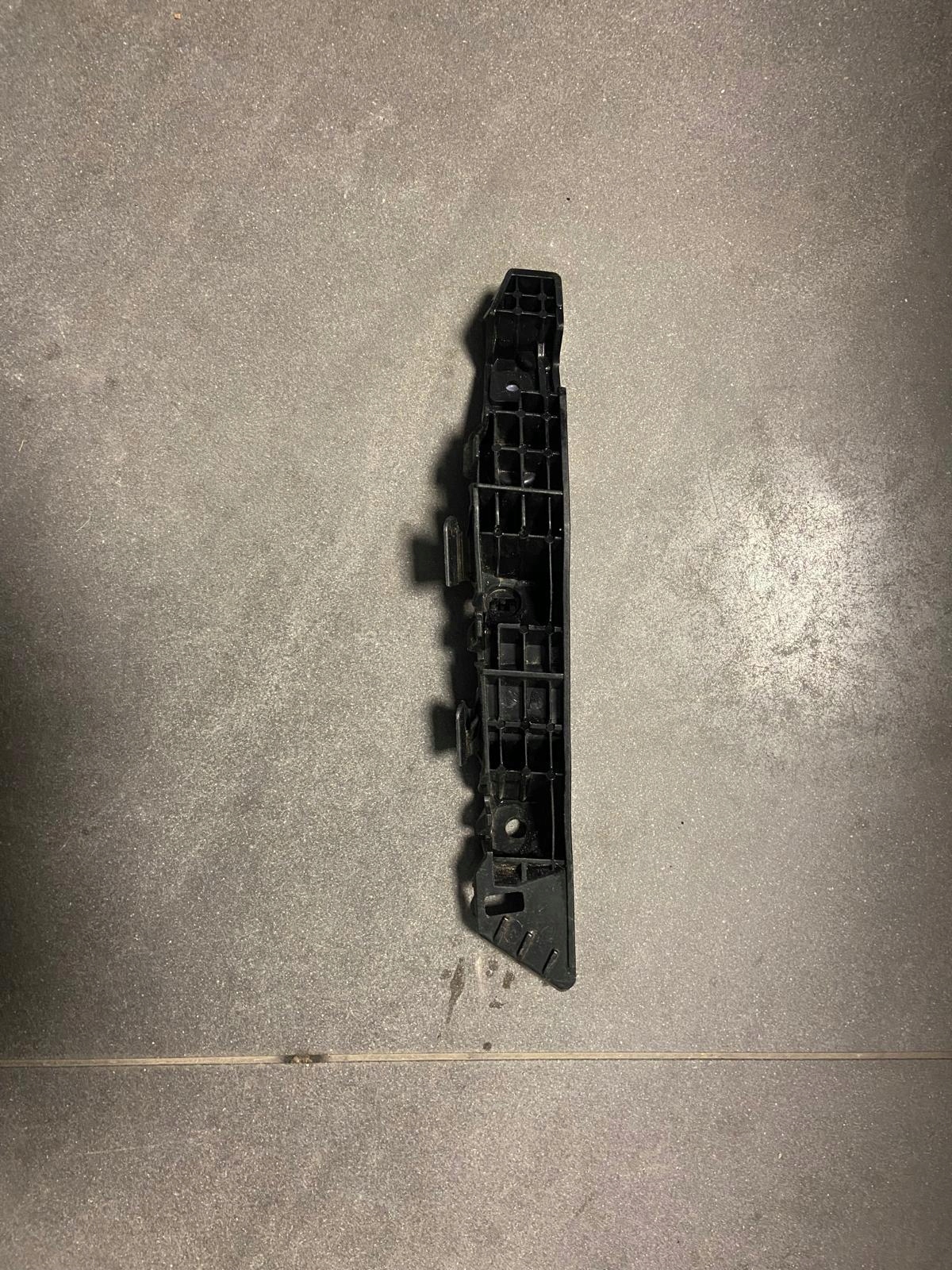 KIA SPORTAGE III 11R bumper bracket left front 86513-3U000