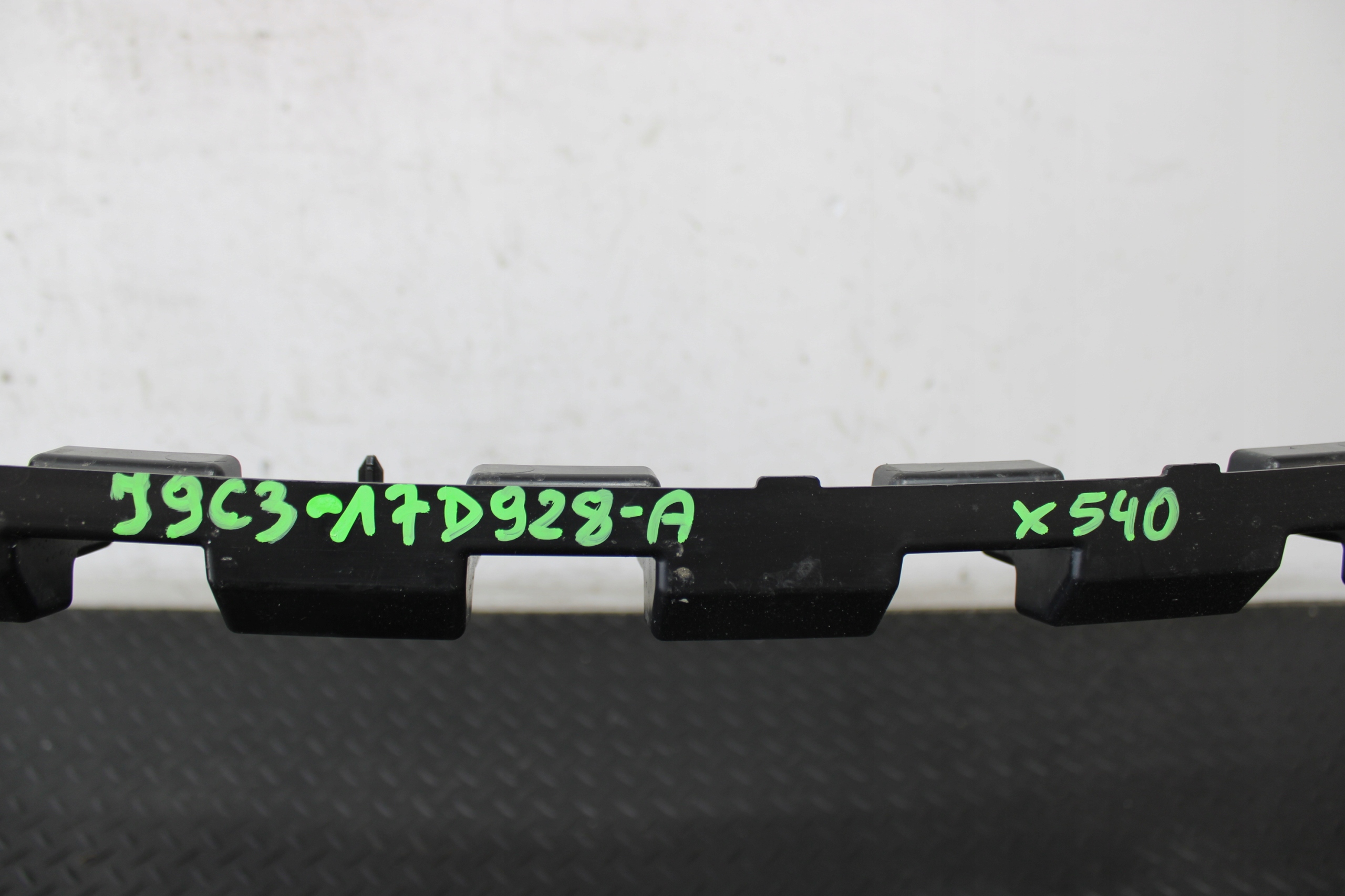 Supporto staffa ABSORBER posteriore JAGUAR E-PACE X540 S J9C3-17D928-A