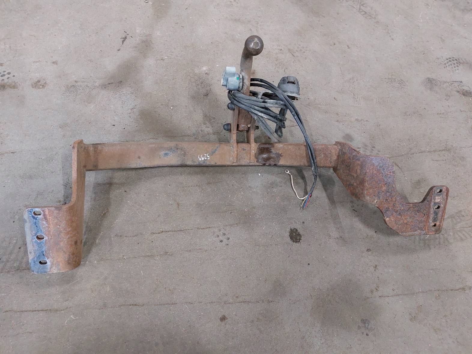 HAK HOLOWNICZY + TABLICZKA WYPINANY X-TRAIL II T31 Rodzaj kuli Wypinana pionowo