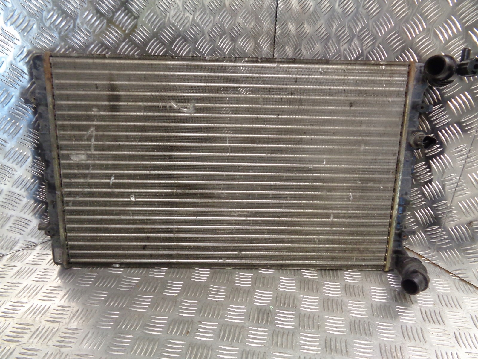 CHŁODNICA WODY VW GOLF IV 1.9 TDI