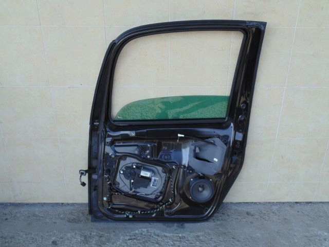 DOOR COMPLETE RIGHT SKODA ROOMSTER SCOUT 2007 R.