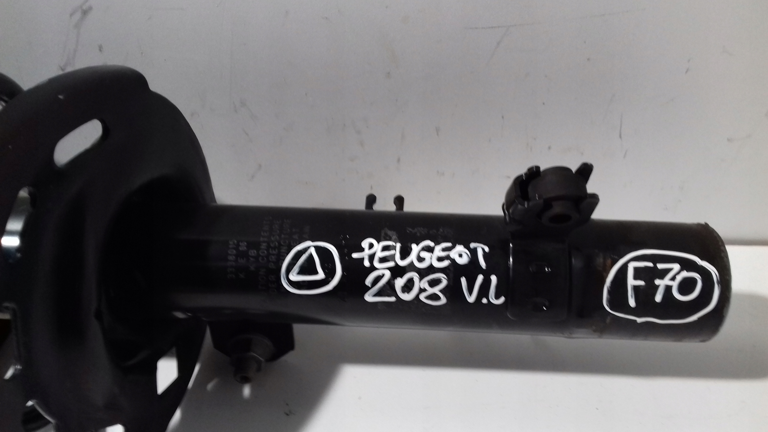 PEUGEOT 208 shock absorber left front McPherson KYB 3338015
