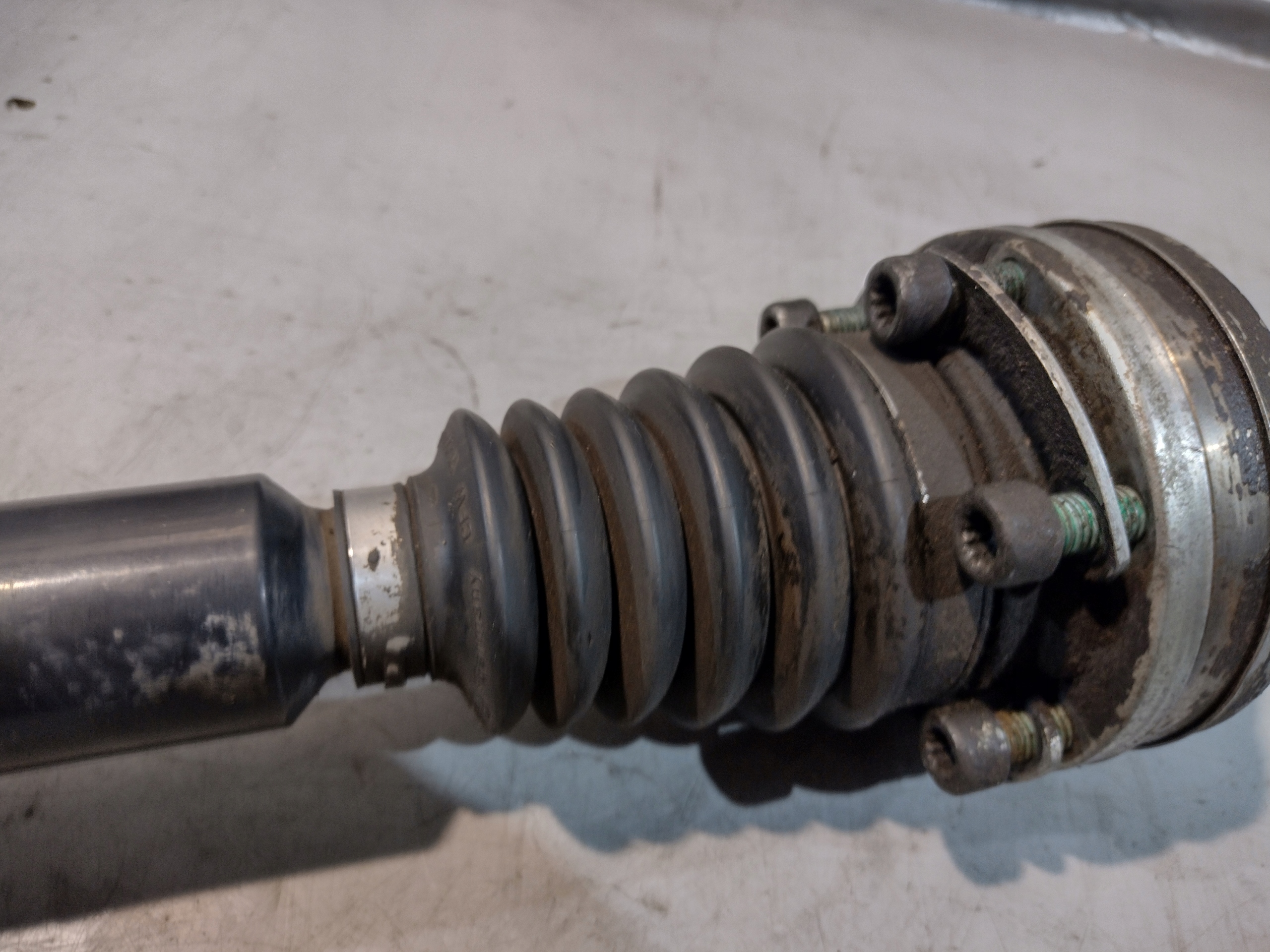 semi-axis right Volkswagen Passat B6 2,0TDI