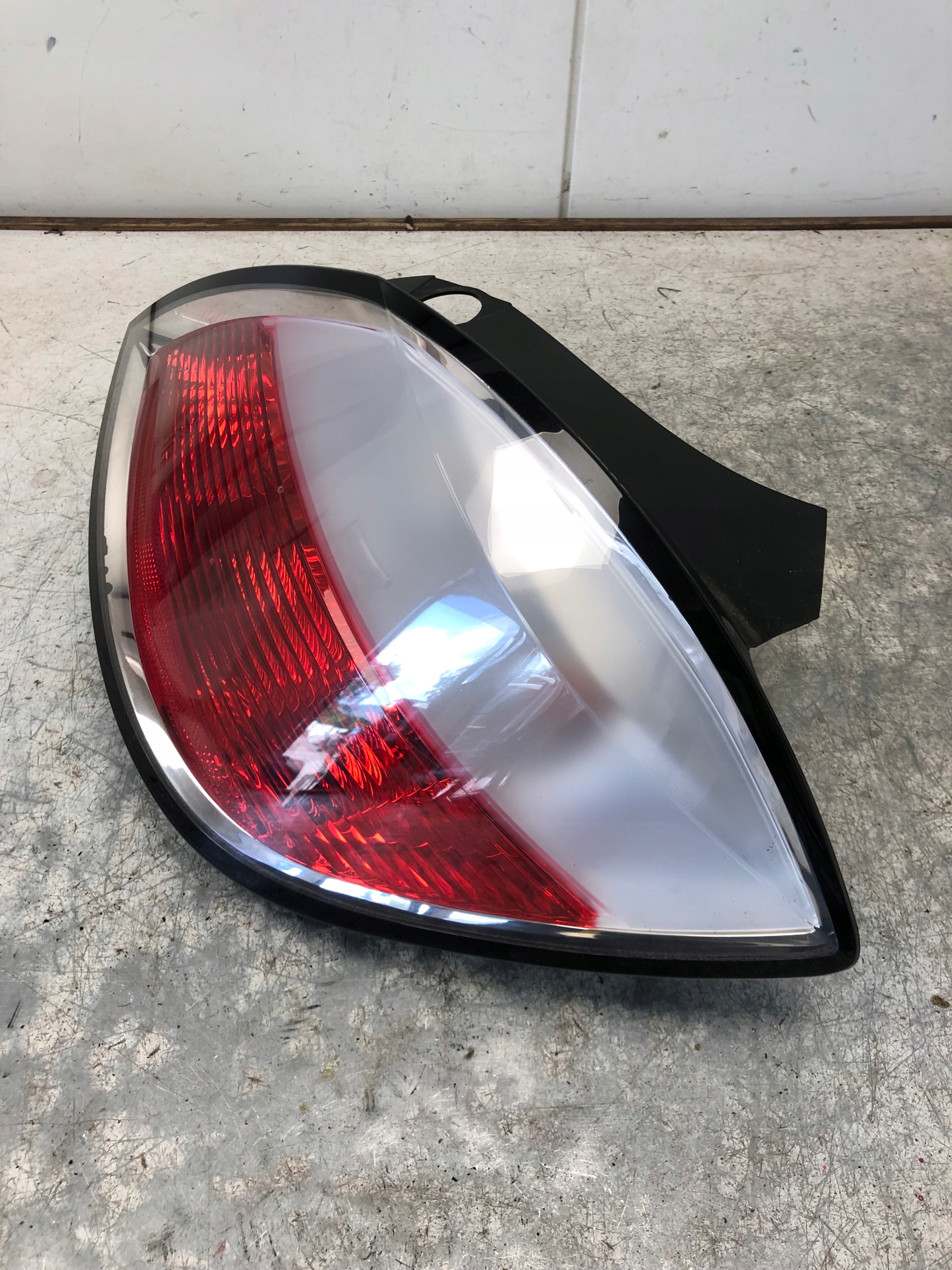 light right rear part OPEL ASTRA H 5D