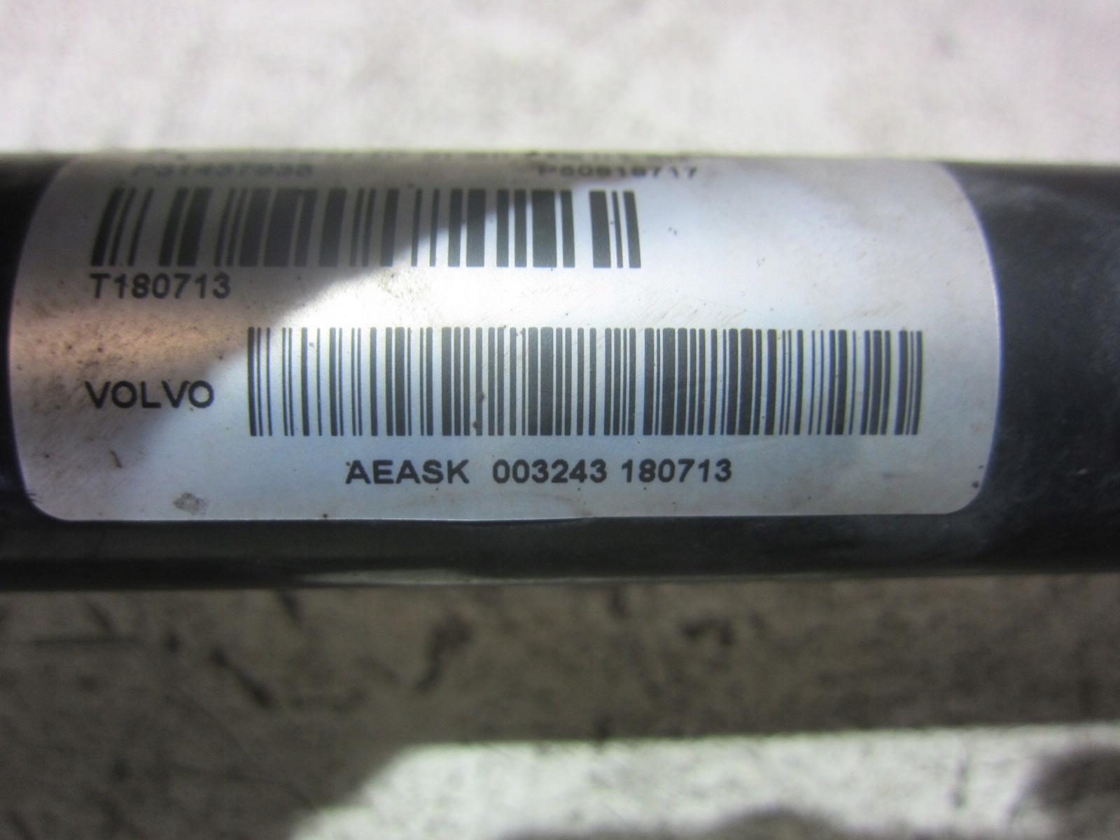 VOLVO XC60 XC 60 II 2.0 T5 31437935 semi-axis right front right front long